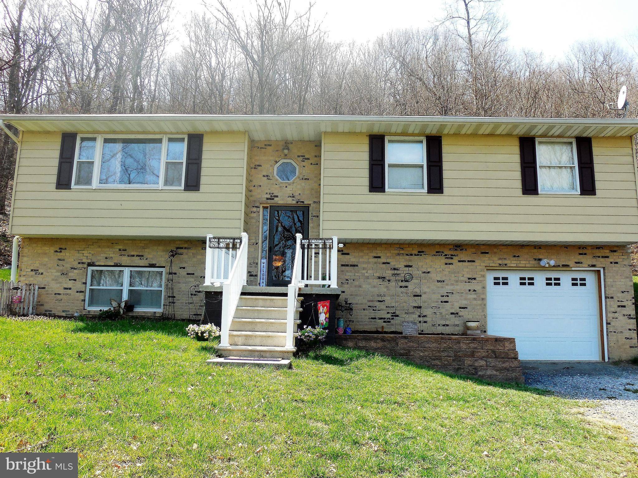 Ridgeley, WV 26753,460 SHERWOOD DR