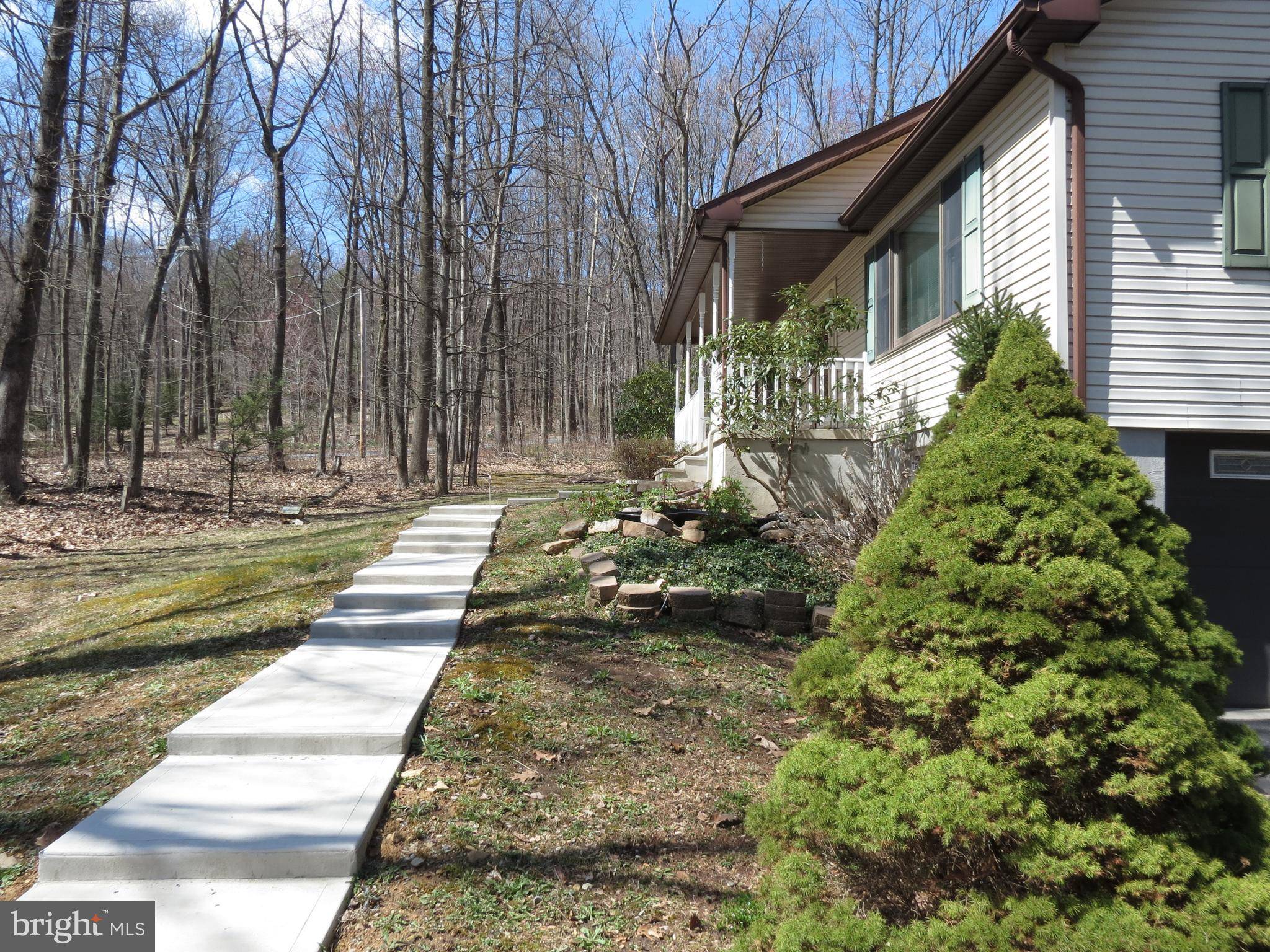 Grantville, PA 17028,26 LOG CABIN DR