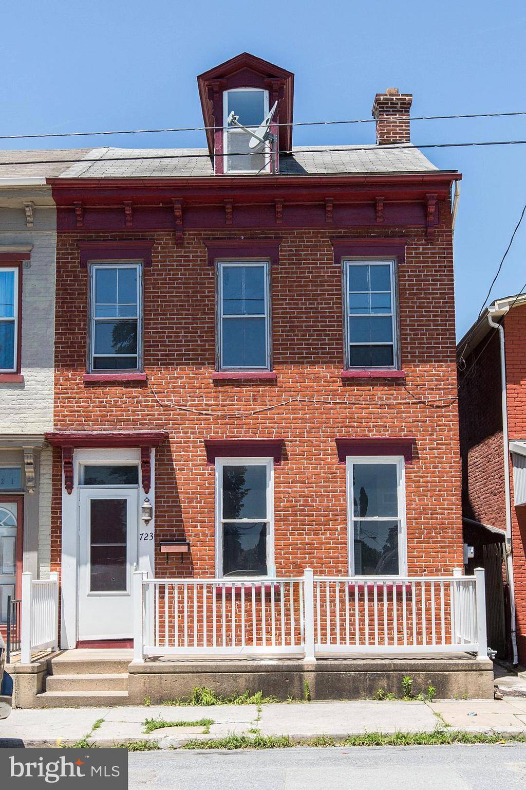 Columbia, PA 17512,723 LOCUST ST