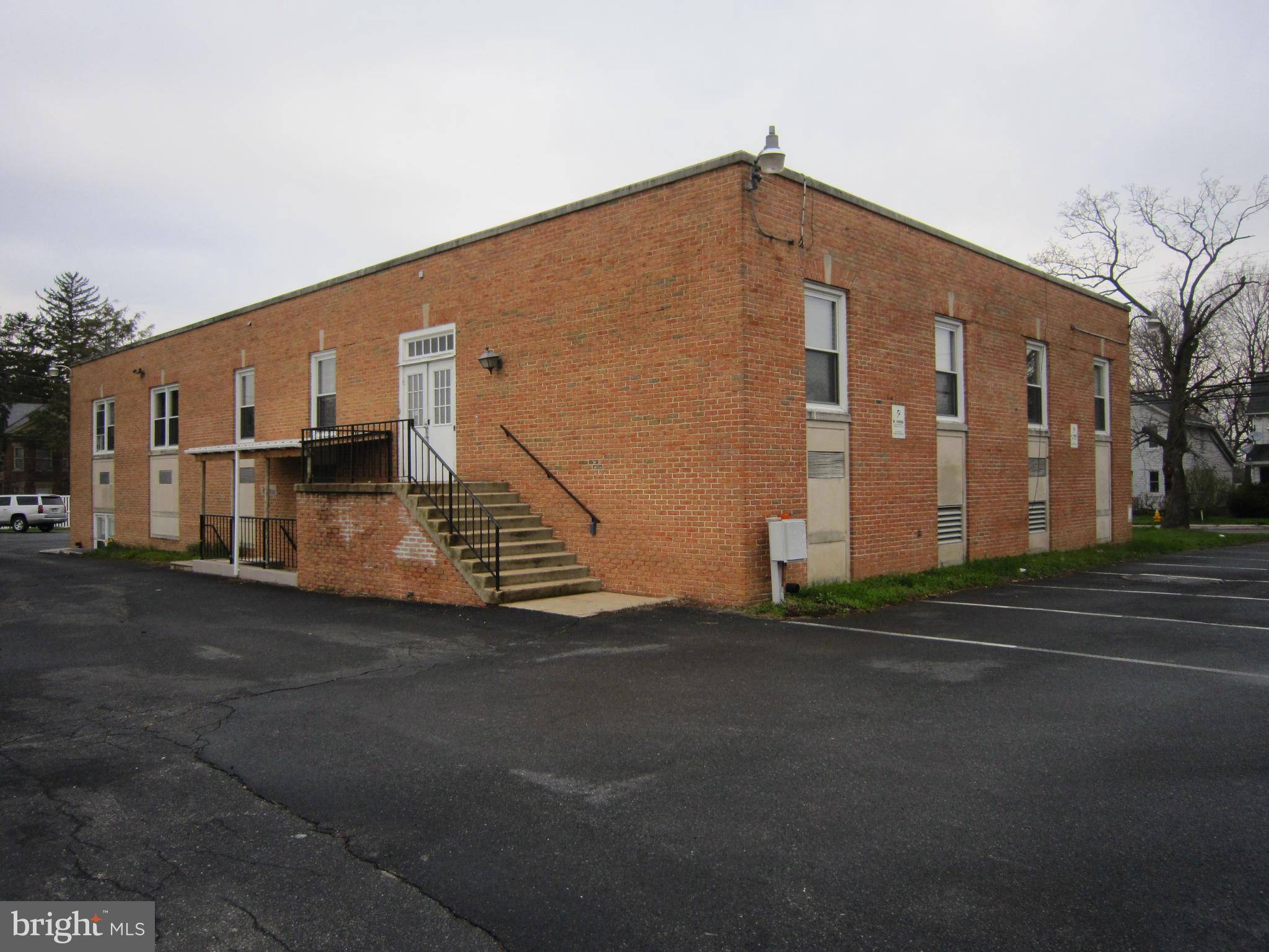 Leola, PA 17540,274 W MAIN ST