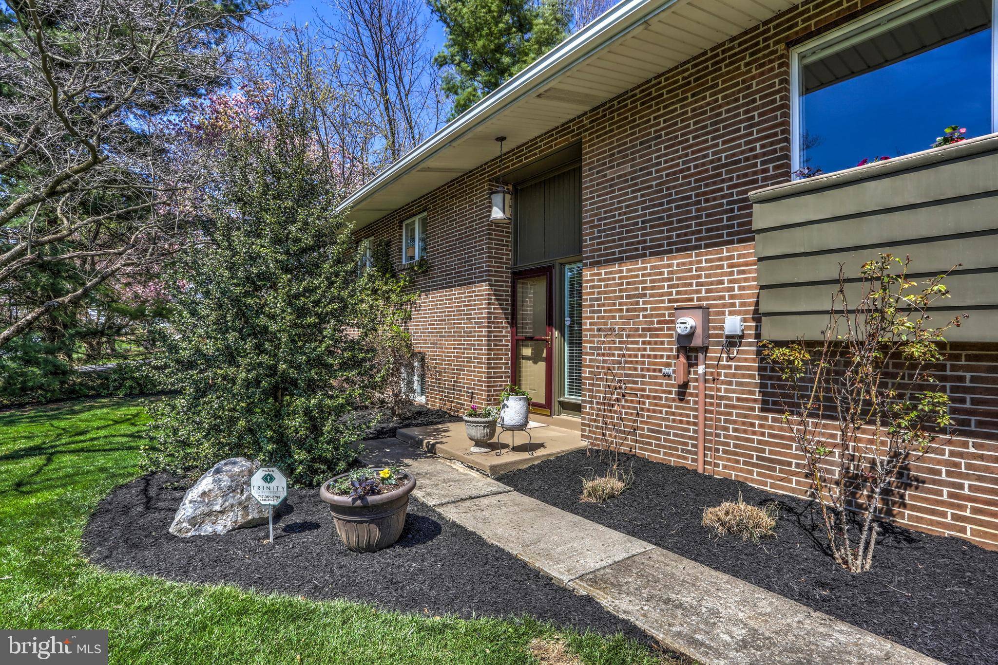 Manheim, PA 17545,683 GREEN RIDGE DR