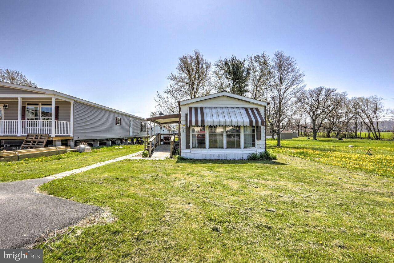 New Holland, PA 17557,420 DARYL LN