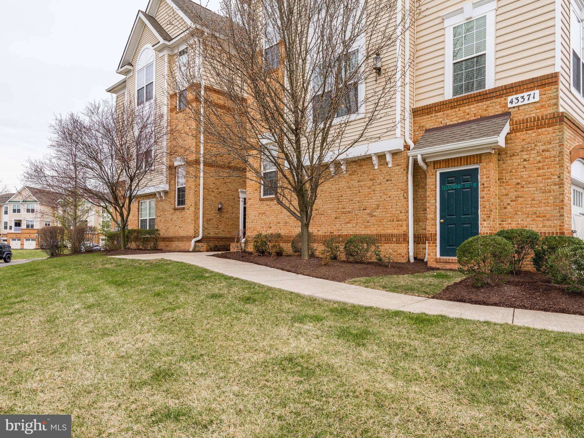 Ashburn, VA 20147,43371 LOCUST DALE TER #101