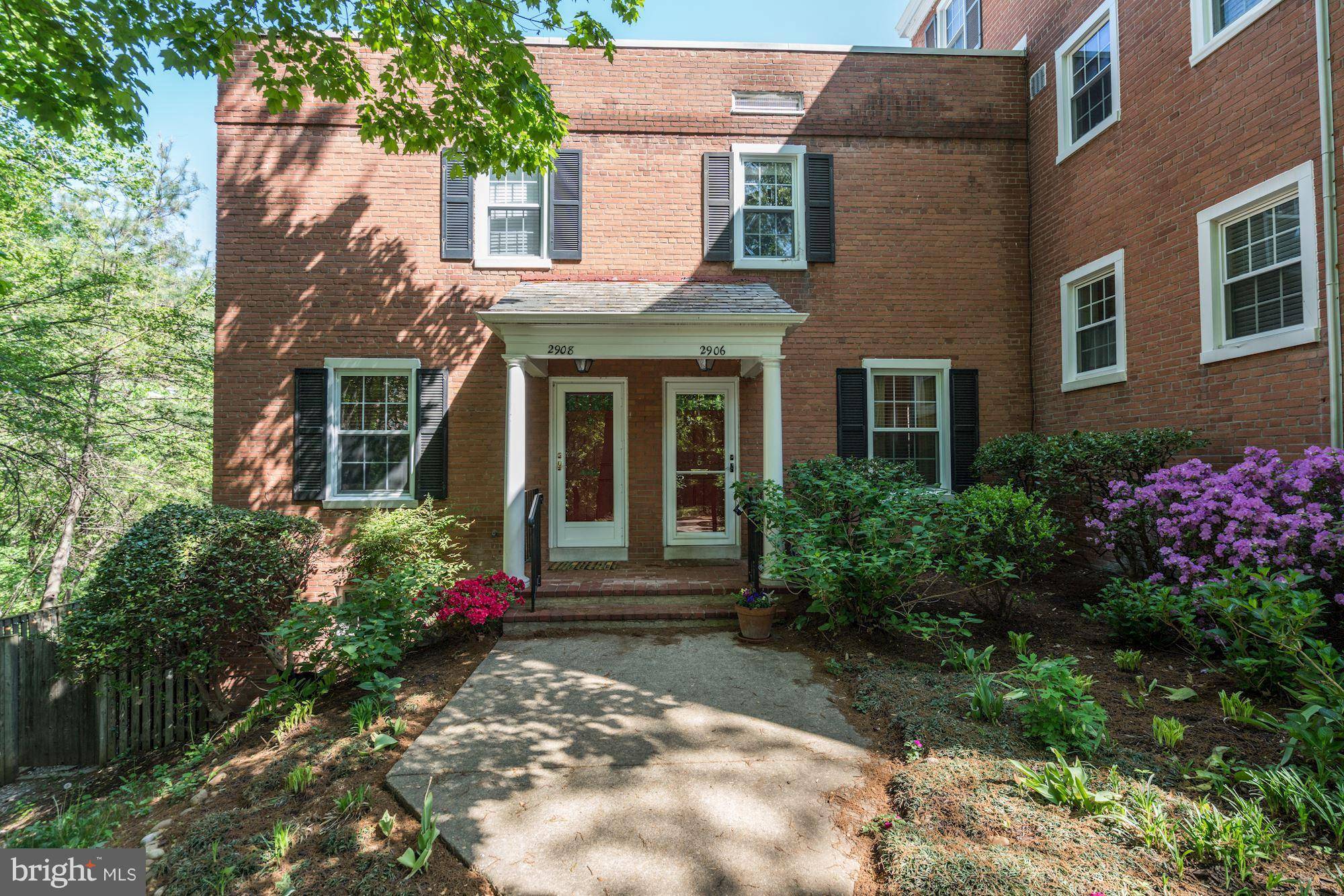 Arlington, VA 22206,2906 DINWIDDIE ST S