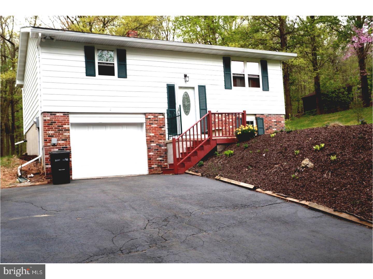 Robesonia, PA 19551,106 FOXCROFT LN