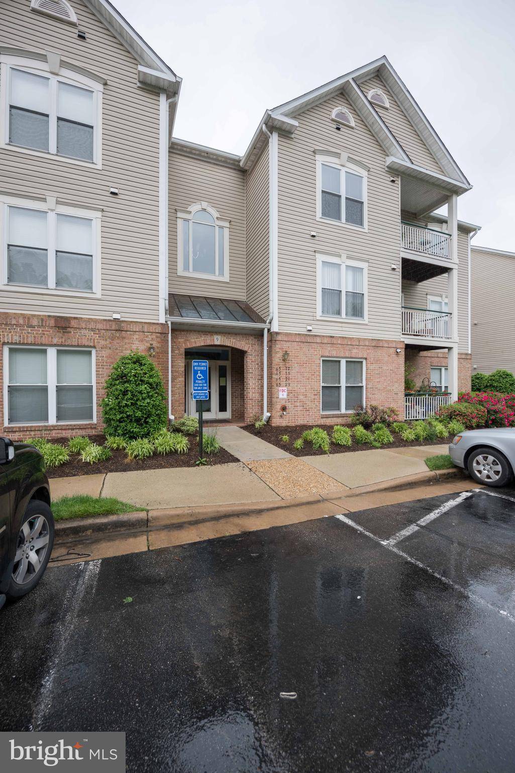 Alexandria, VA 22315,6523 GRANGE LN #404