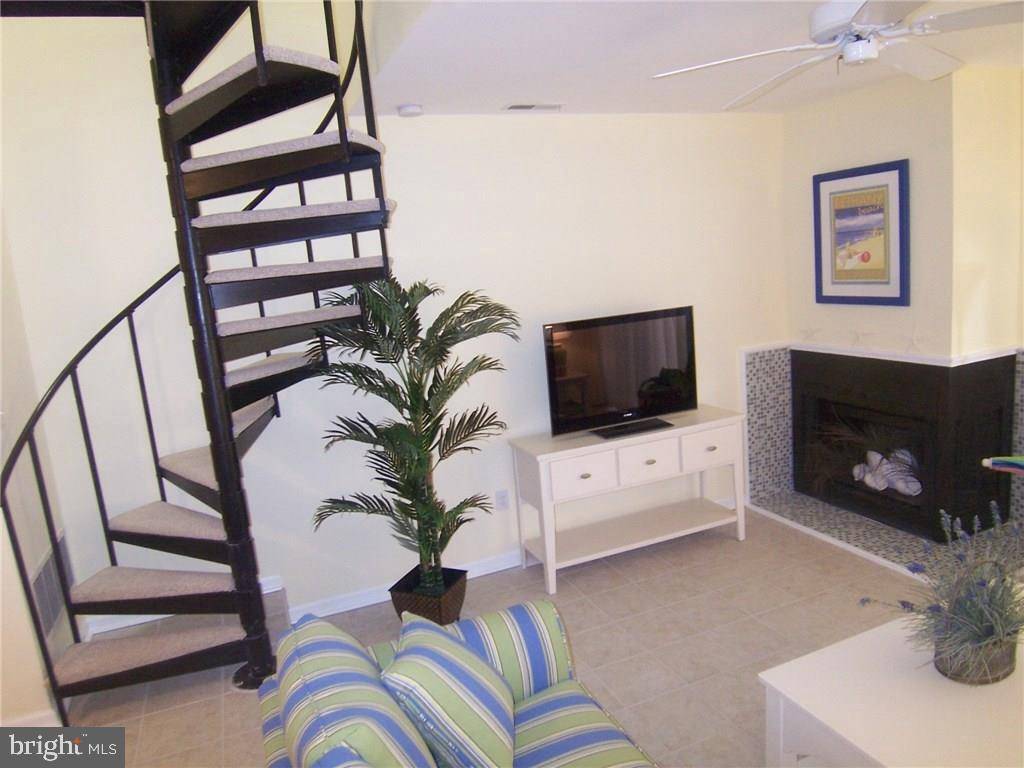 Bethany Beach, DE 19930,33301 LAGOONA DR #4