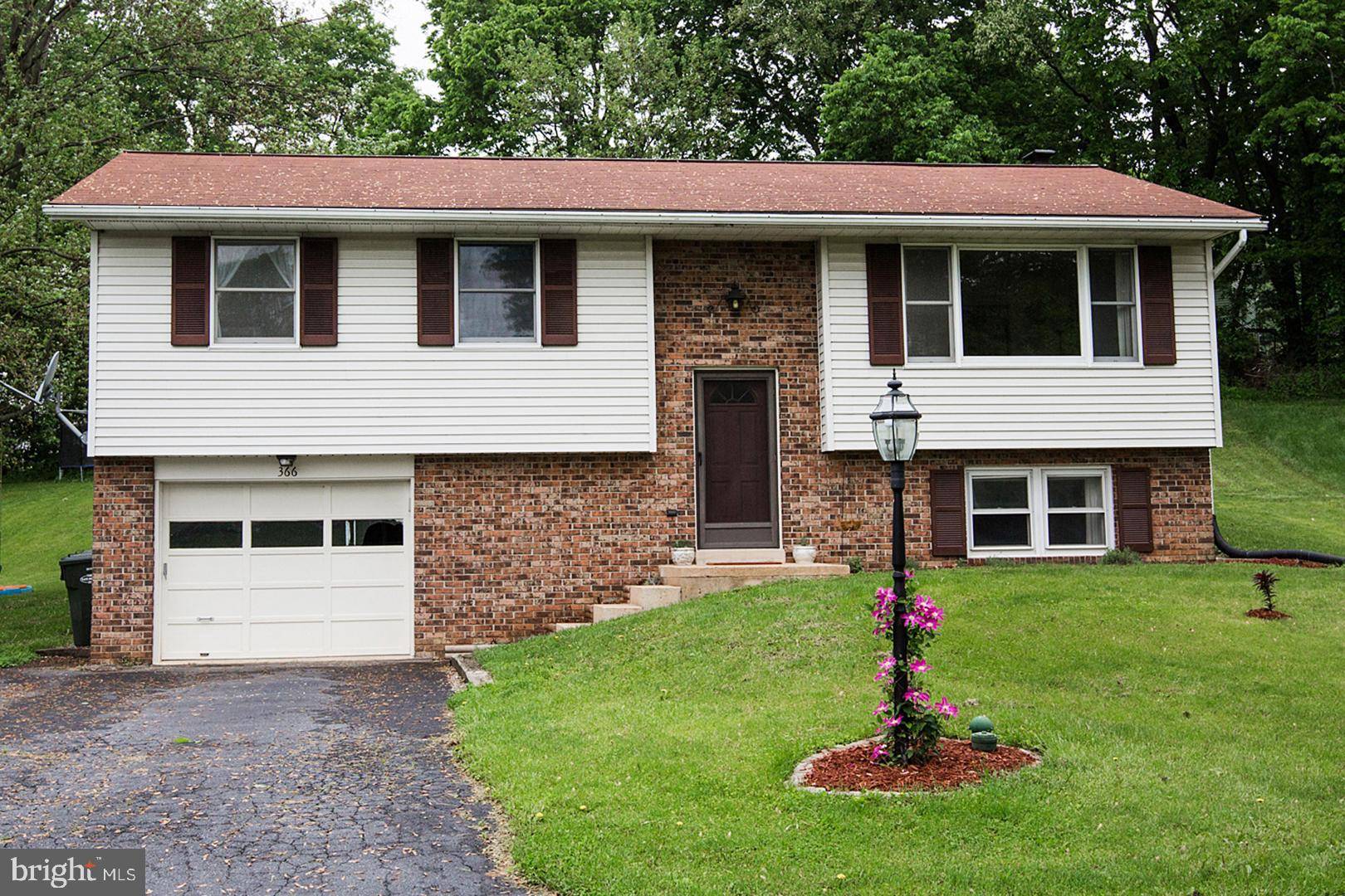 Mountville, PA 17554,366 PRIMROSE LN