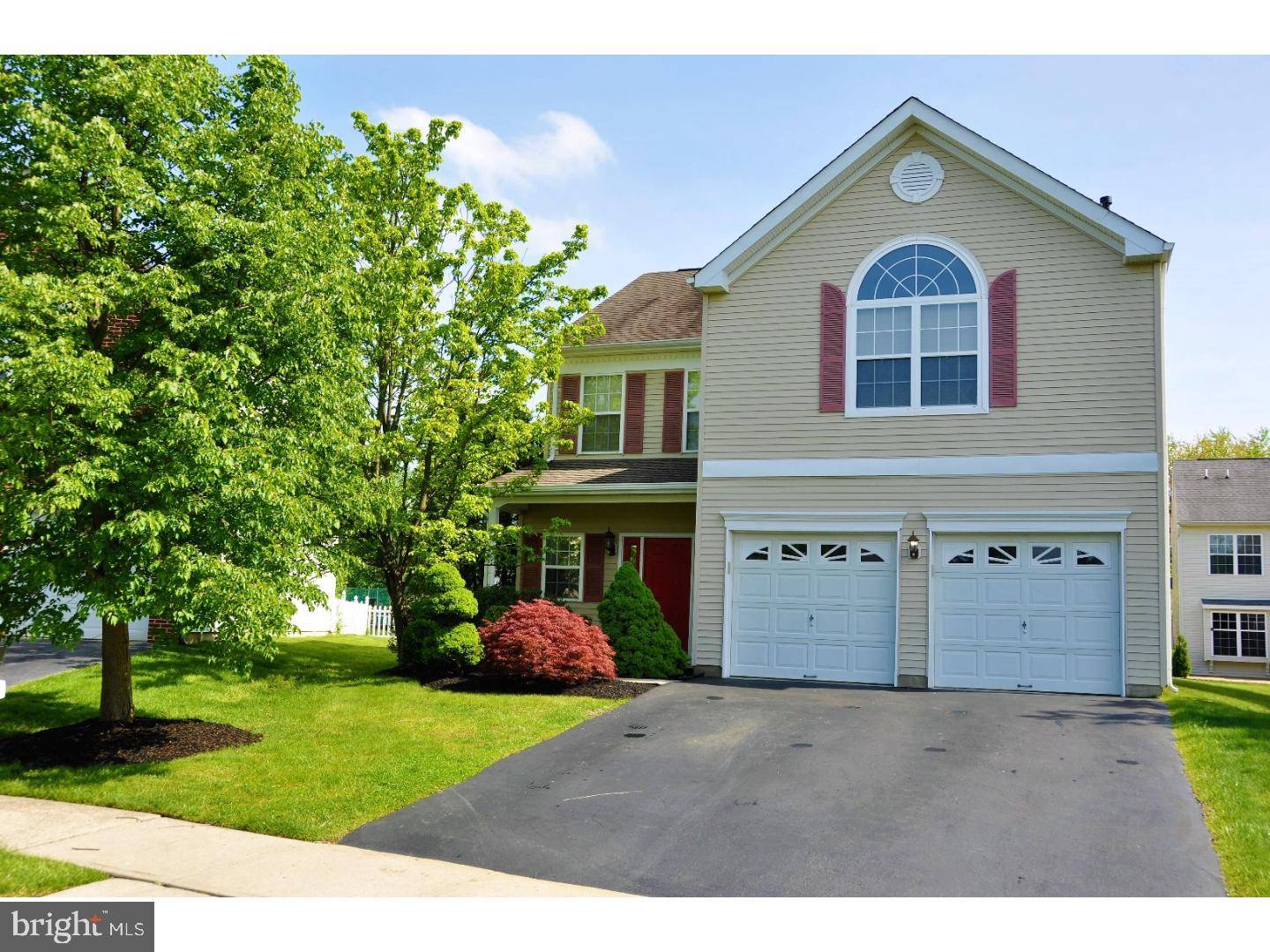 East Windsor, NJ 08520,4 PEBBLE PL