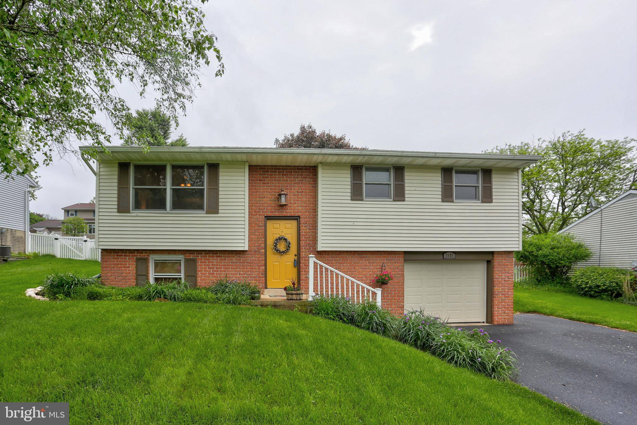 Lancaster, PA 17601,3172 GREENRIDGE DR