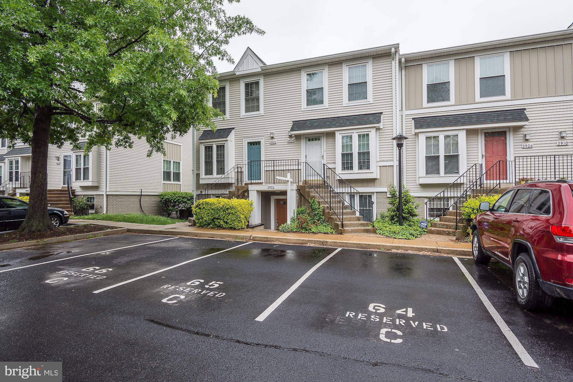 Arlington, VA 22204,3902 9TH RD S #3902