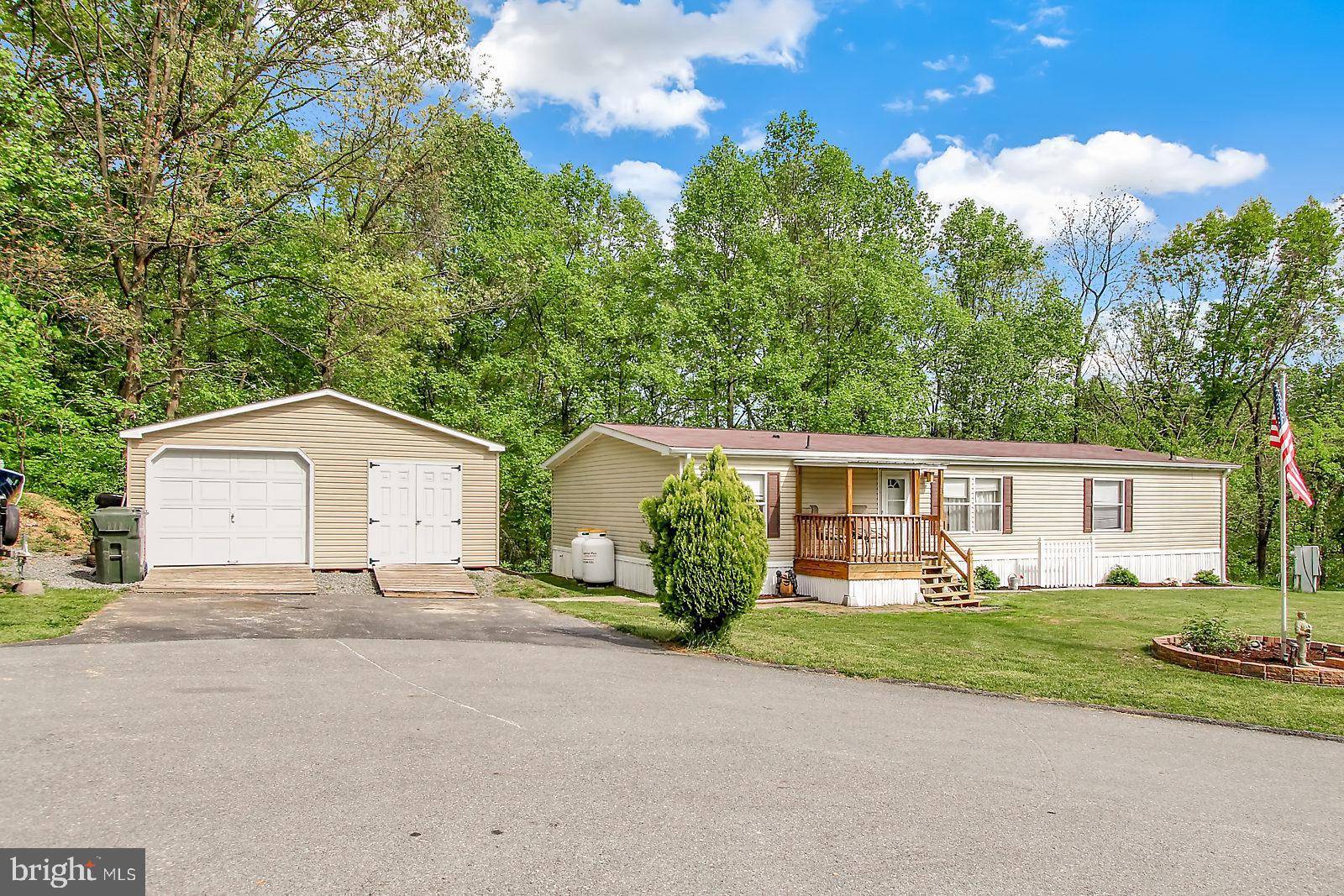 Windsor, PA 17366,43 CHEYENNE CT