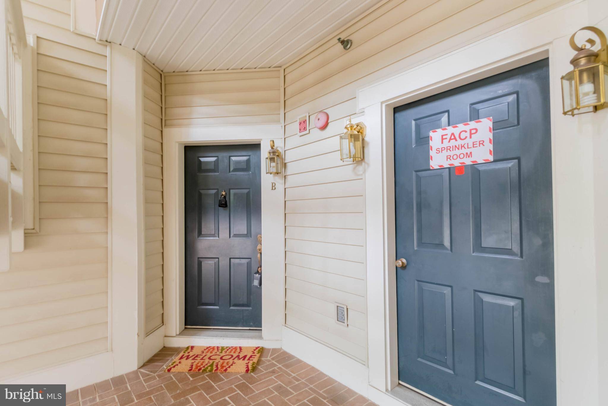 Alexandria, VA 22315,6849 BRINDLE HEATH WAY #154