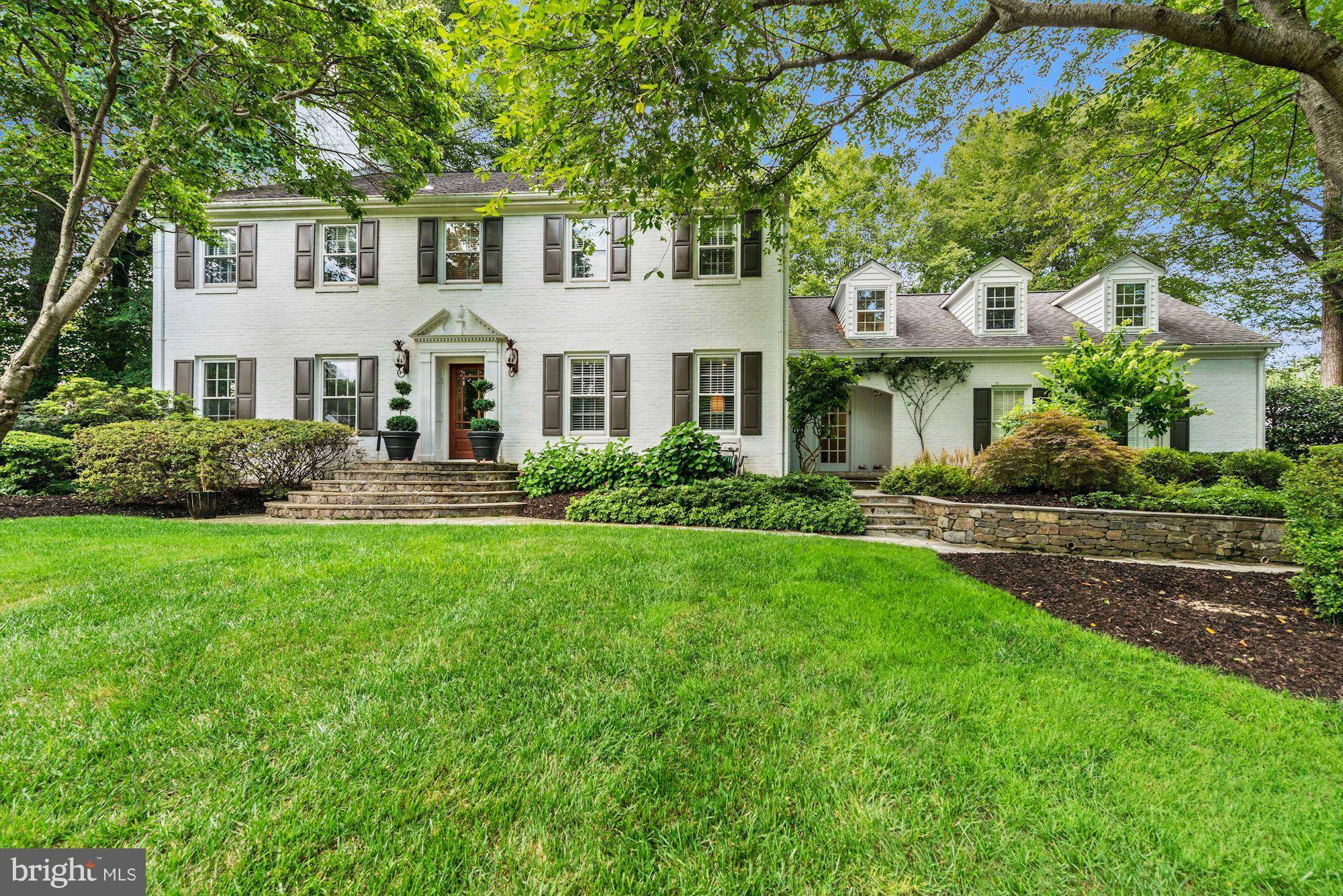 Mclean, VA 22101,7009 GREEN OAK DR