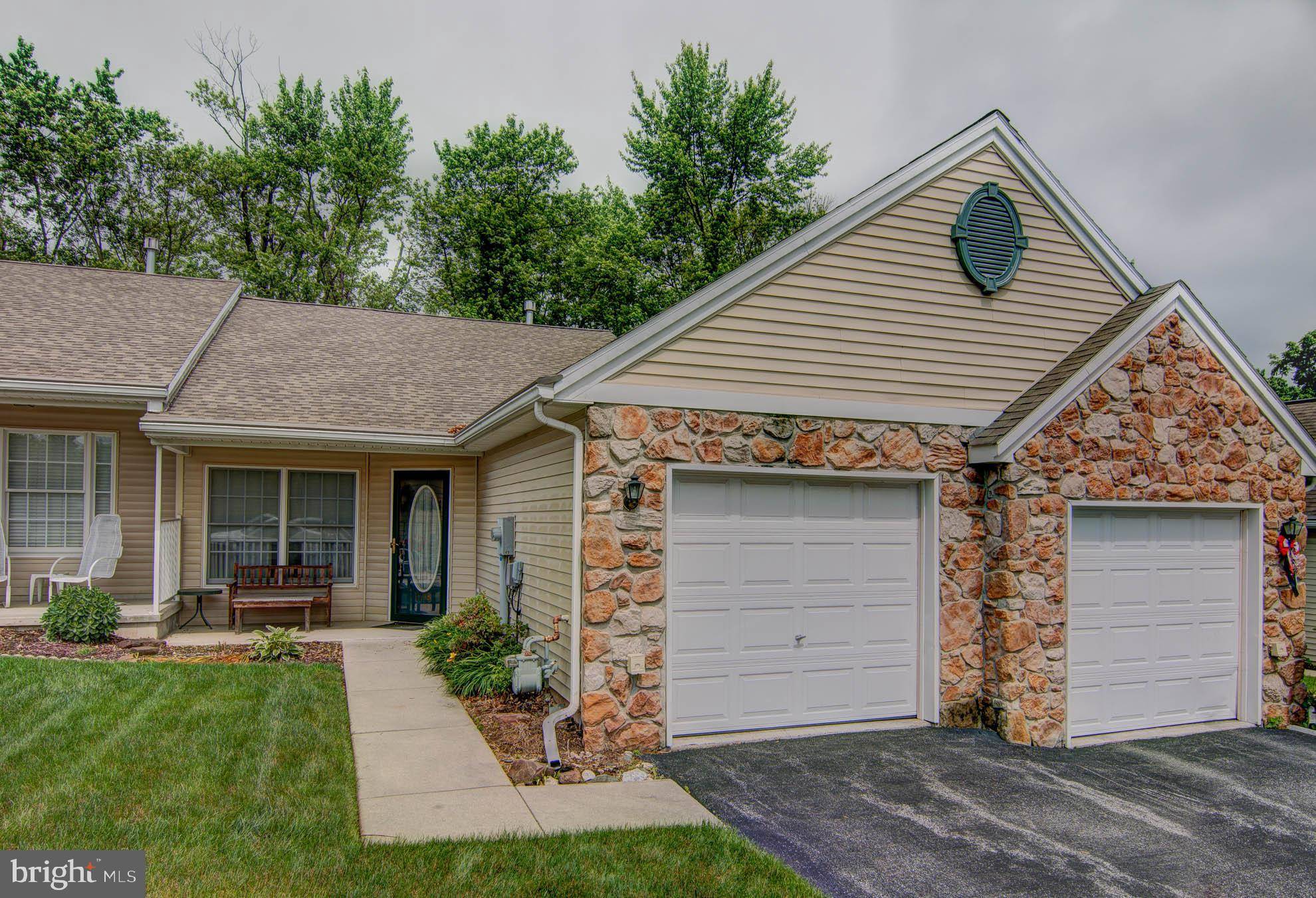 Dover, PA 17315,1718 BOXWOOD CT