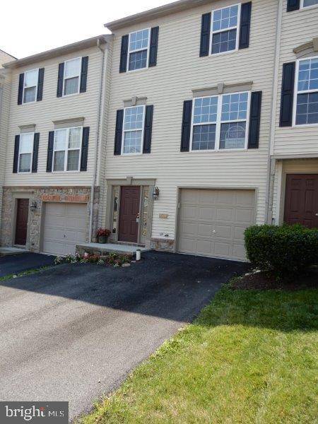 York, PA 17402,2708 HUNT CLUB DR