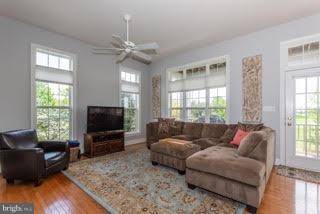 Leesburg, VA 20176,18464 LANIER ISLAND SQ