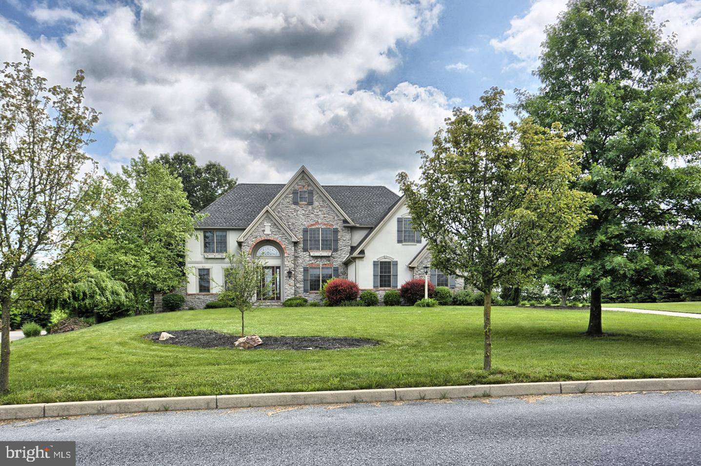 Harrisburg, PA 17111,6448 FARMCREST LN