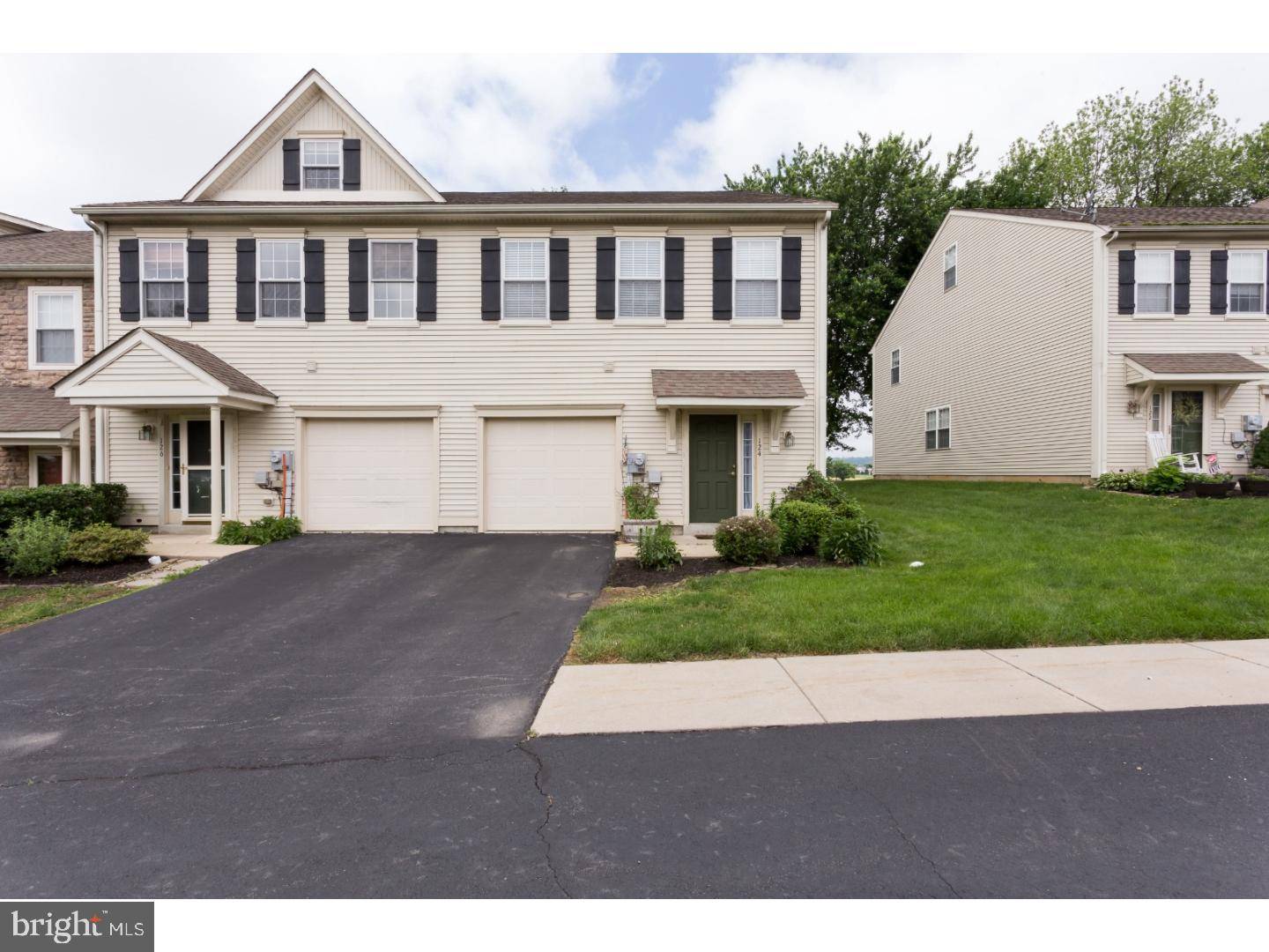 Honey Brook, PA 19344,124 RED OAK CT