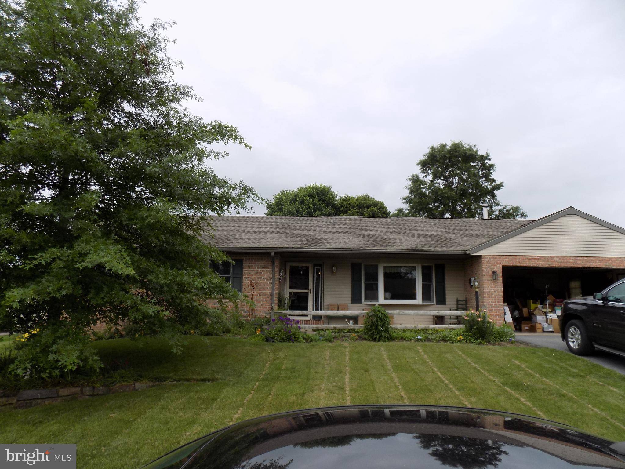 Ephrata, PA 17522,282 BLACKBERRY DR