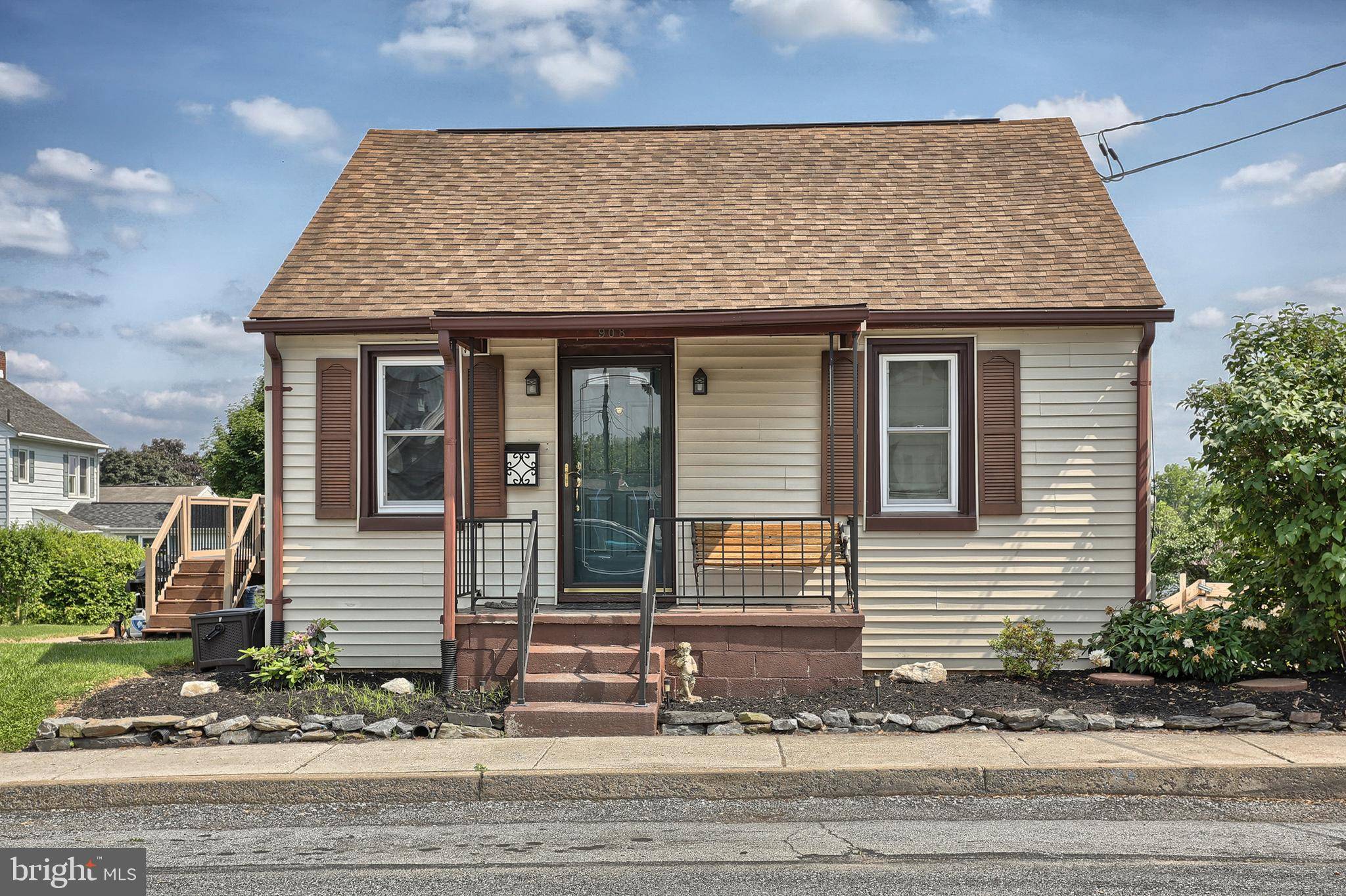 Palmyra, PA 17078,908 W CHERRY ST