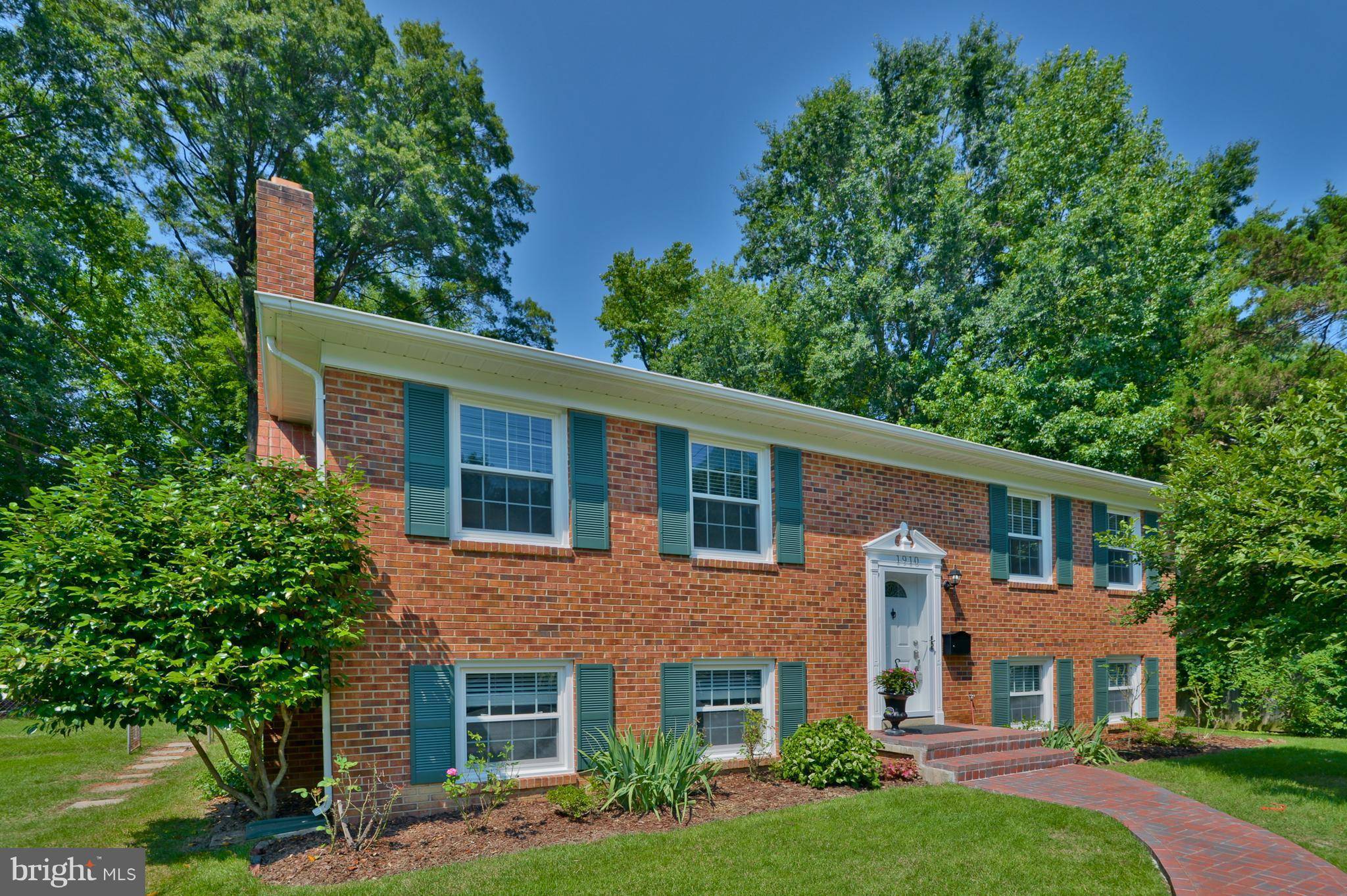 Alexandria, VA 22308,1910 COOL SPRING DR