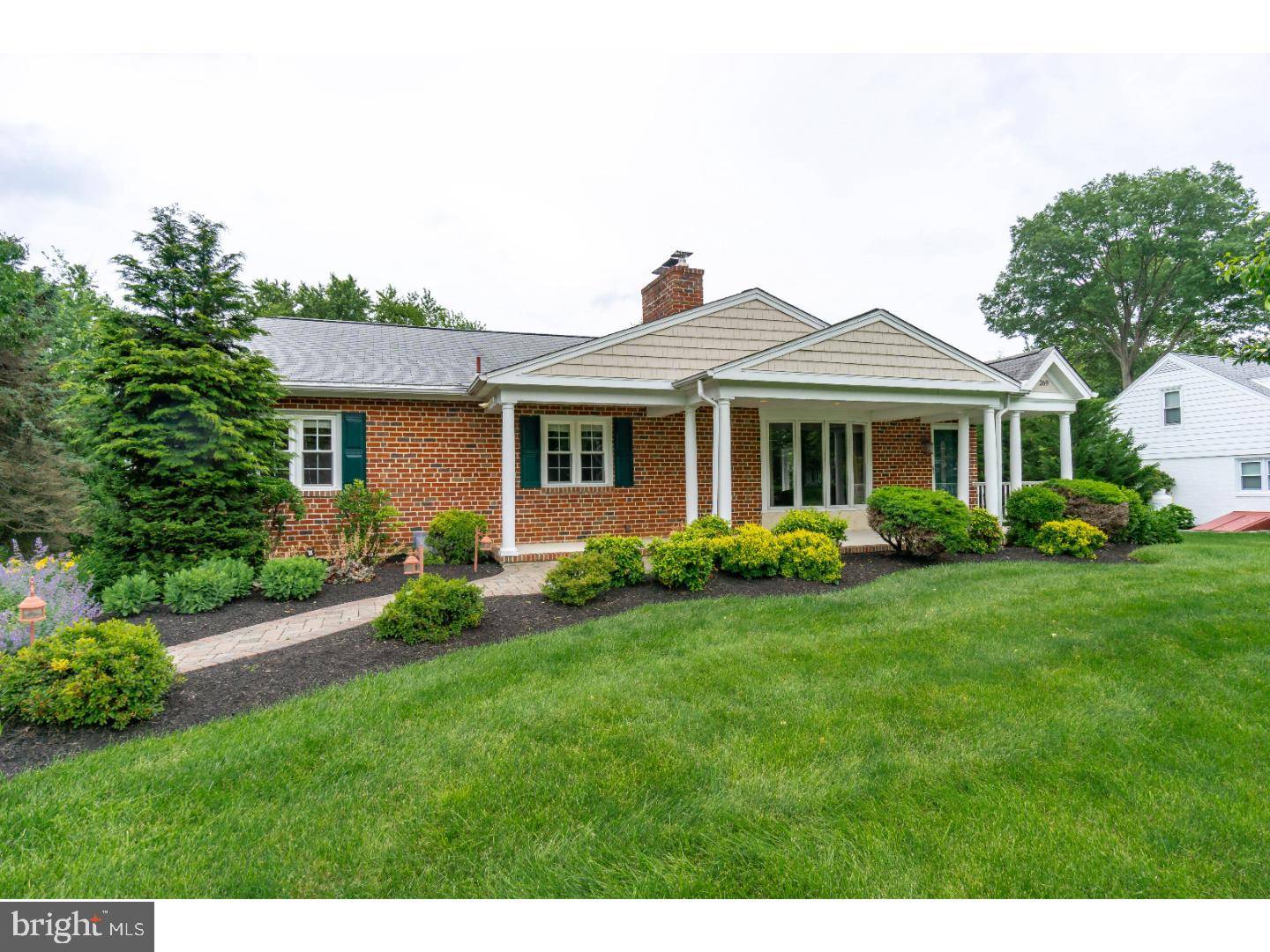 Newtown Square, PA 19073,269 OVERBROOK DR