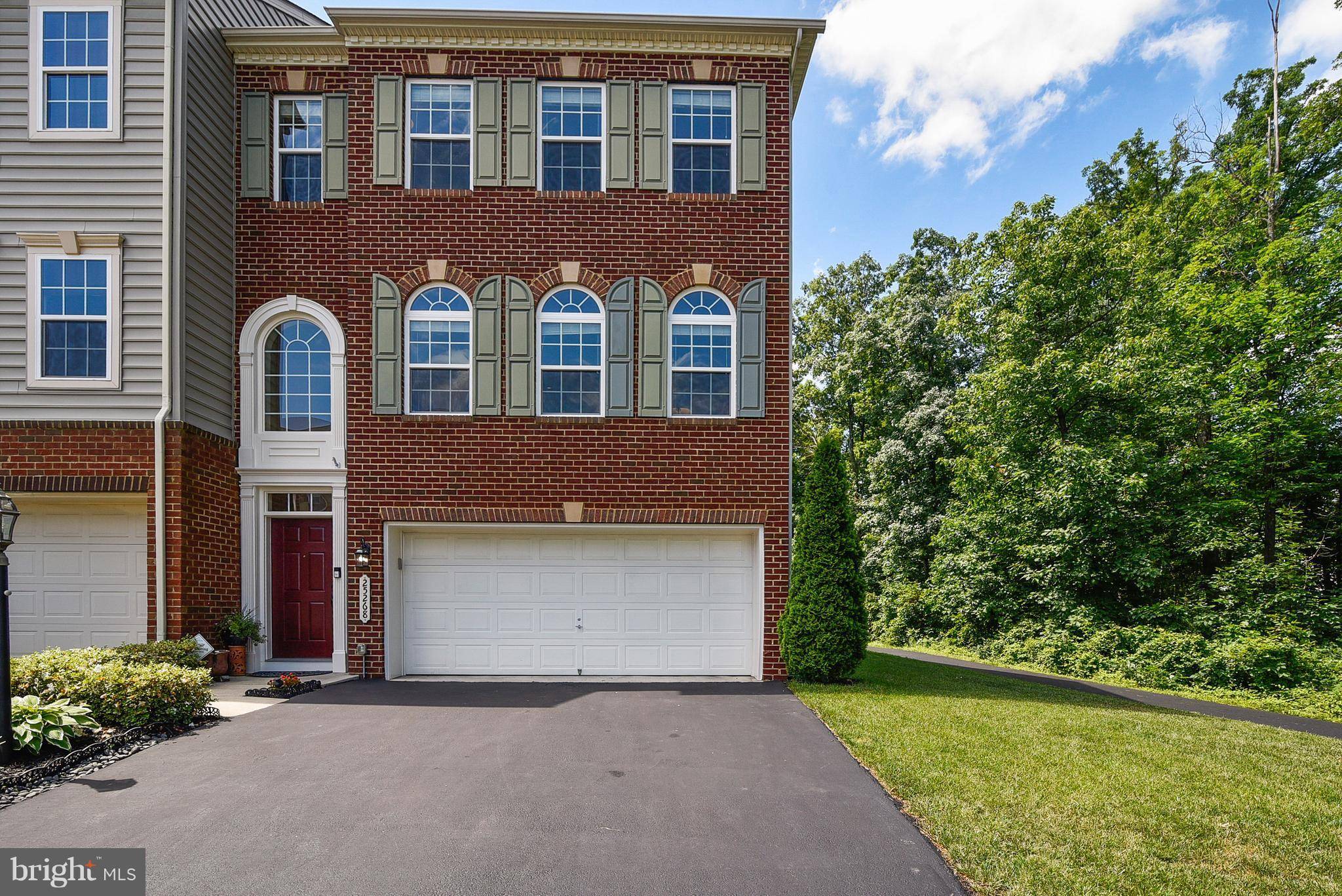 Chantilly, VA 20152,25268 BEACH PL