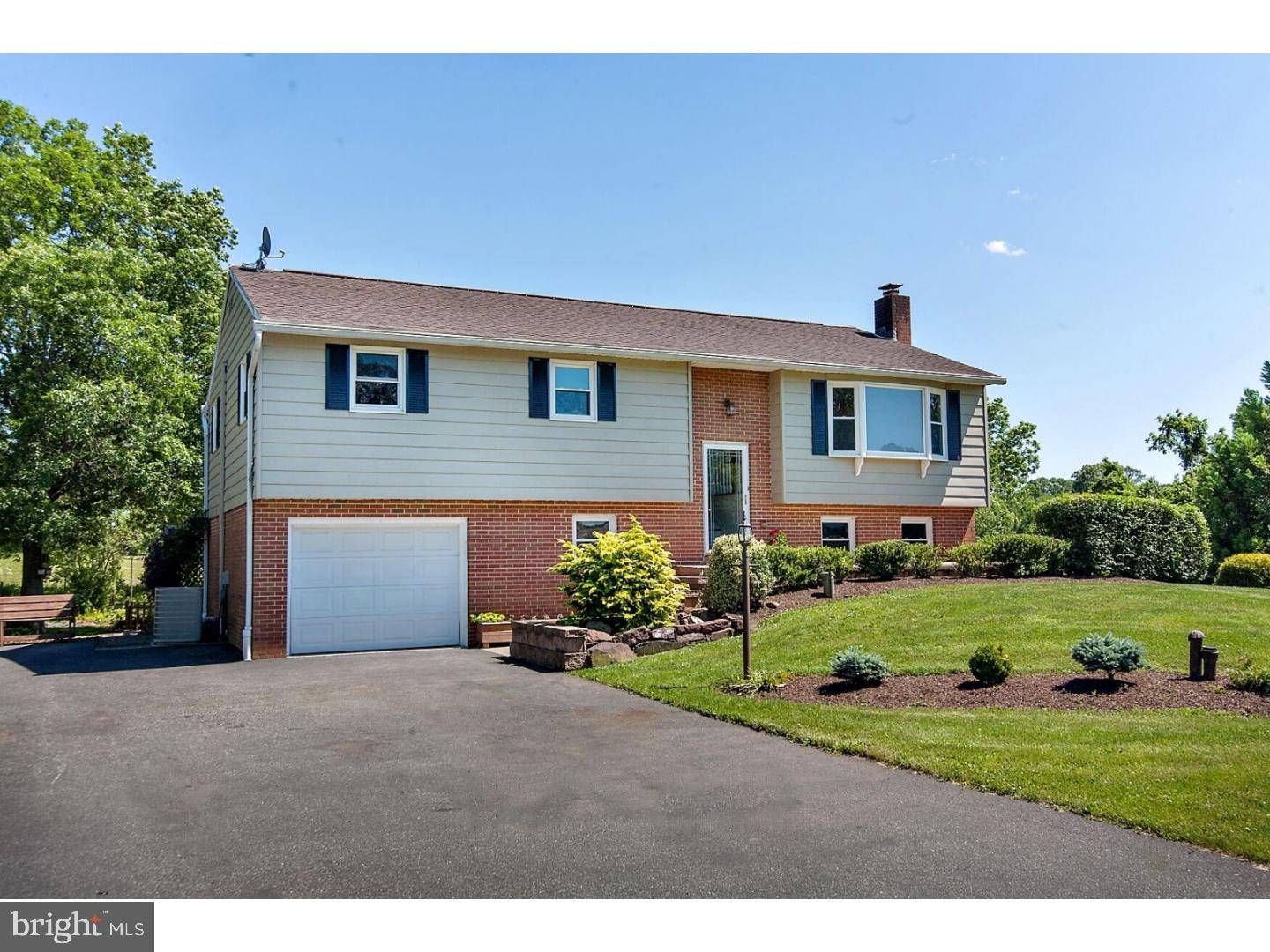 Gilbertsville, PA 19525,76 PINE LN