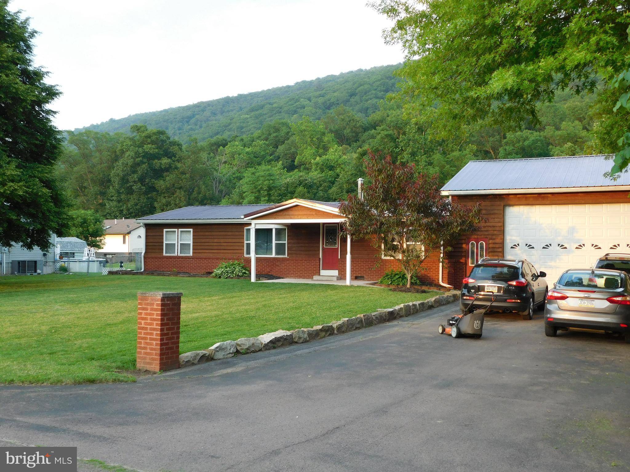 Hyndman, PA 15545,114 SIXTH AVE