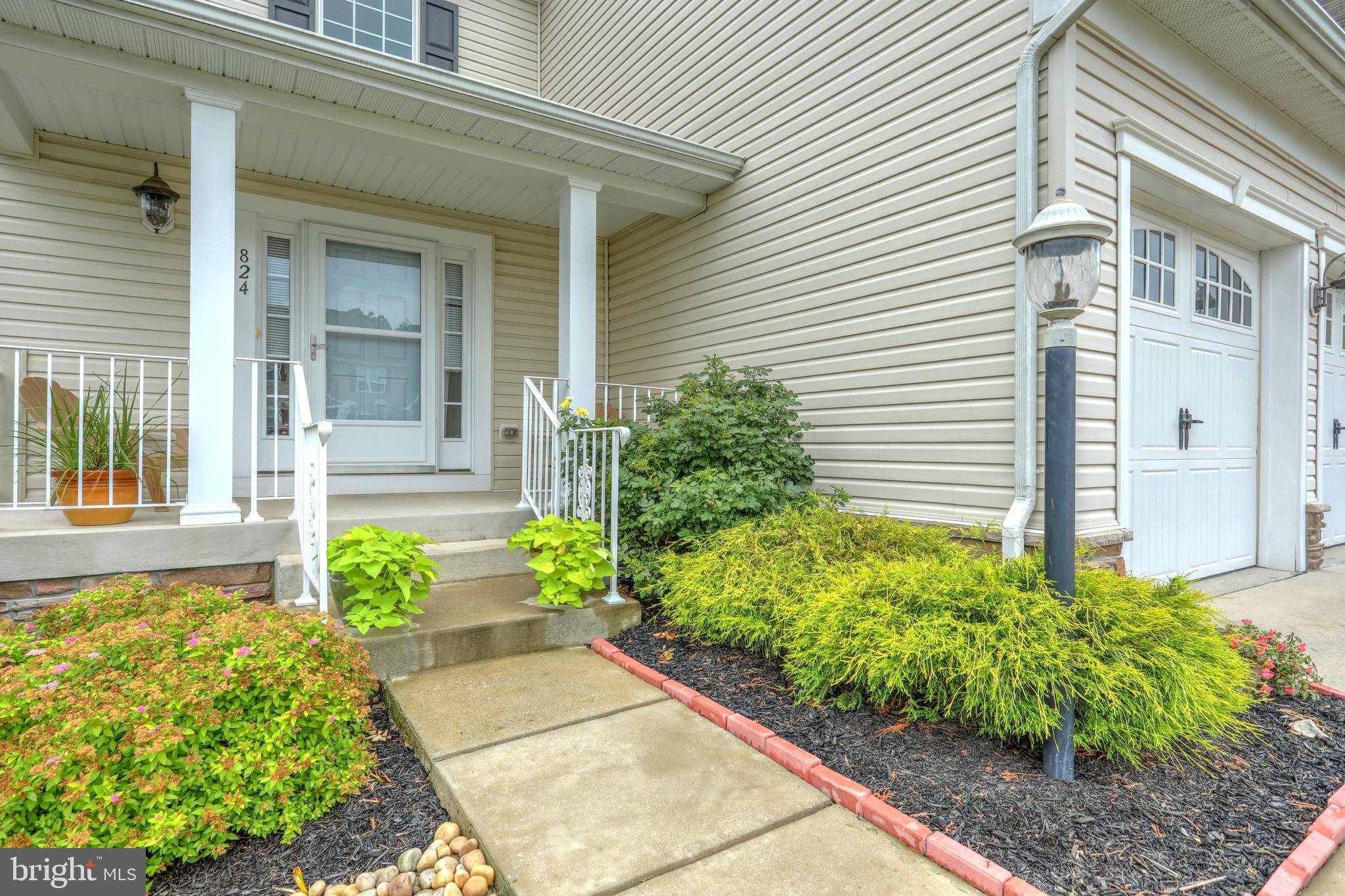 Seven Valleys, PA 17360,824 COUGAR POINTE CIR