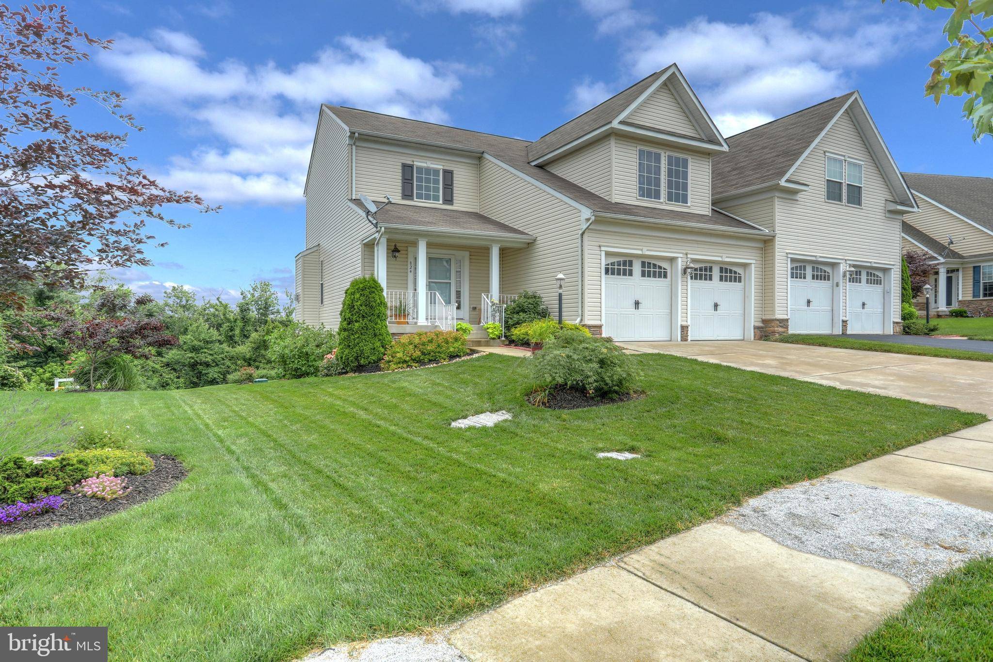 Seven Valleys, PA 17360,824 COUGAR POINTE CIR