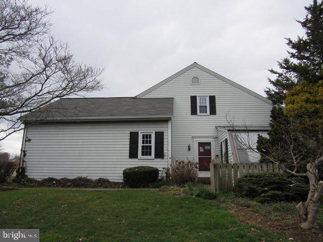 Lancaster, PA 17601,3211 PINEWYN CIR