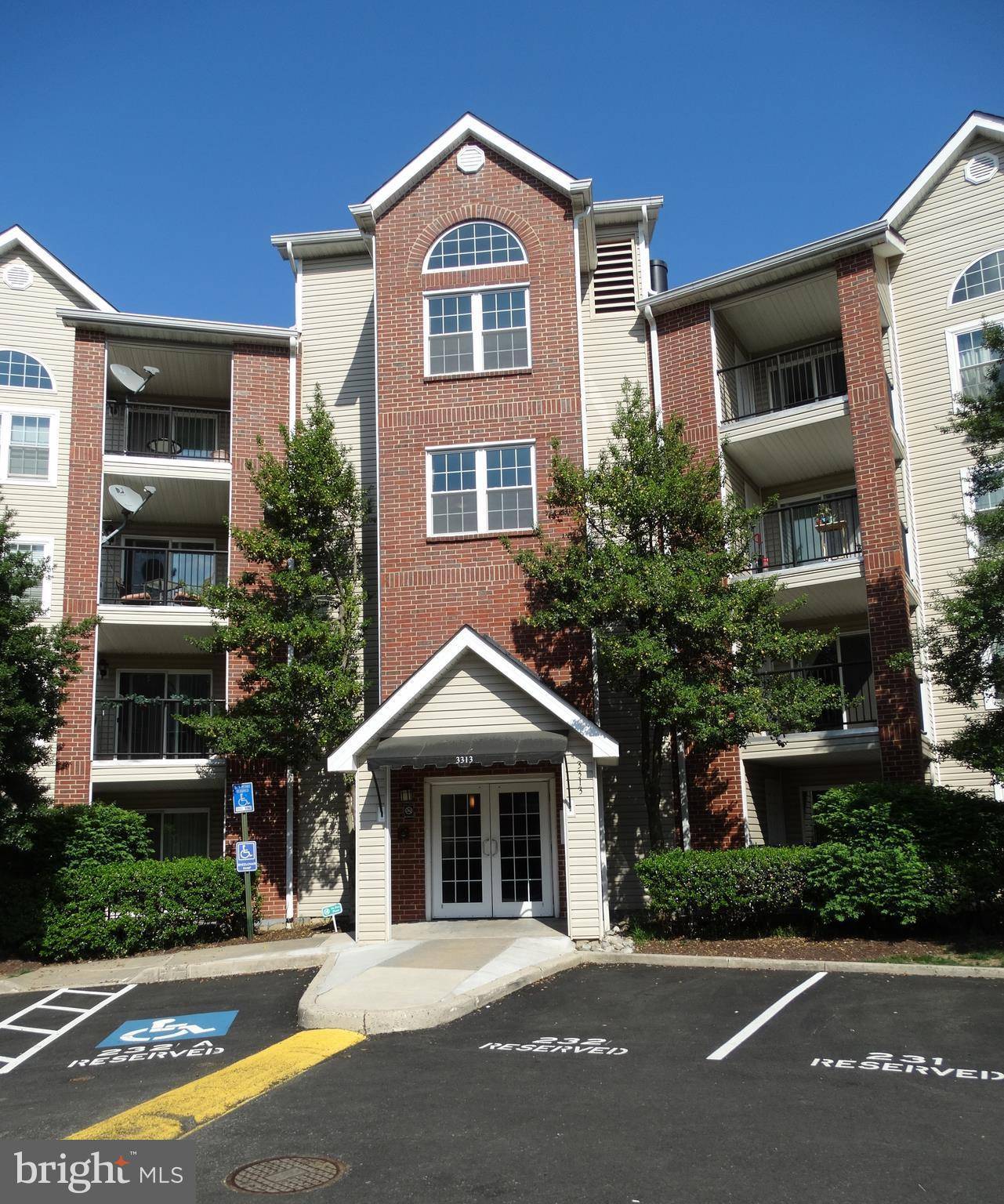 Alexandria, VA 22302,3313 WYNDHAM CIR W #4211