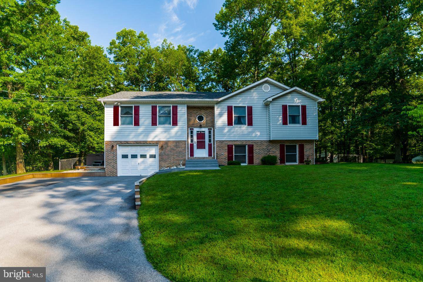 Inwood, WV 25428,134 SECRET OAK CT