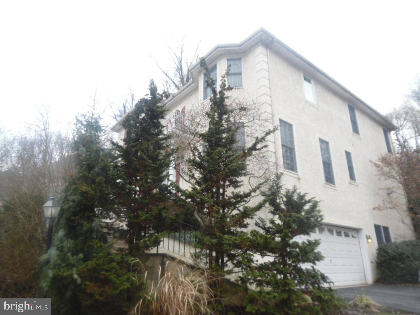 West Conshohocken, PA 19428,415 SPRING GARDEN LN