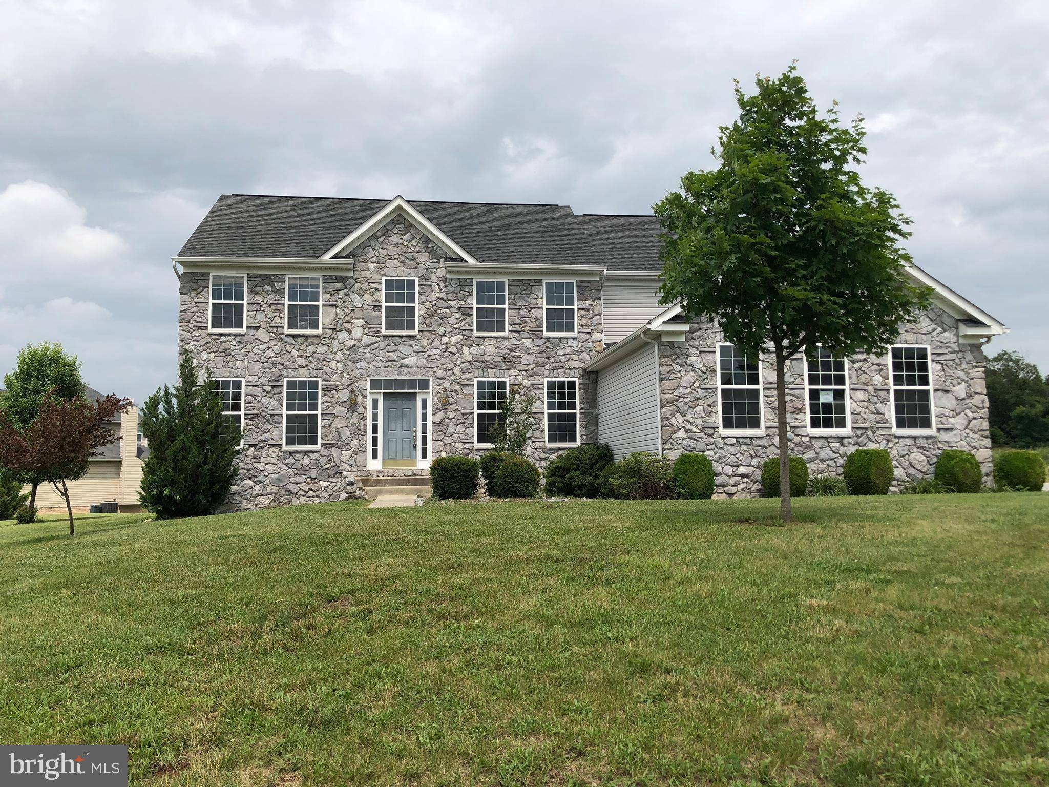 Kearneysville, WV 25430,341 CIRRUS WAY