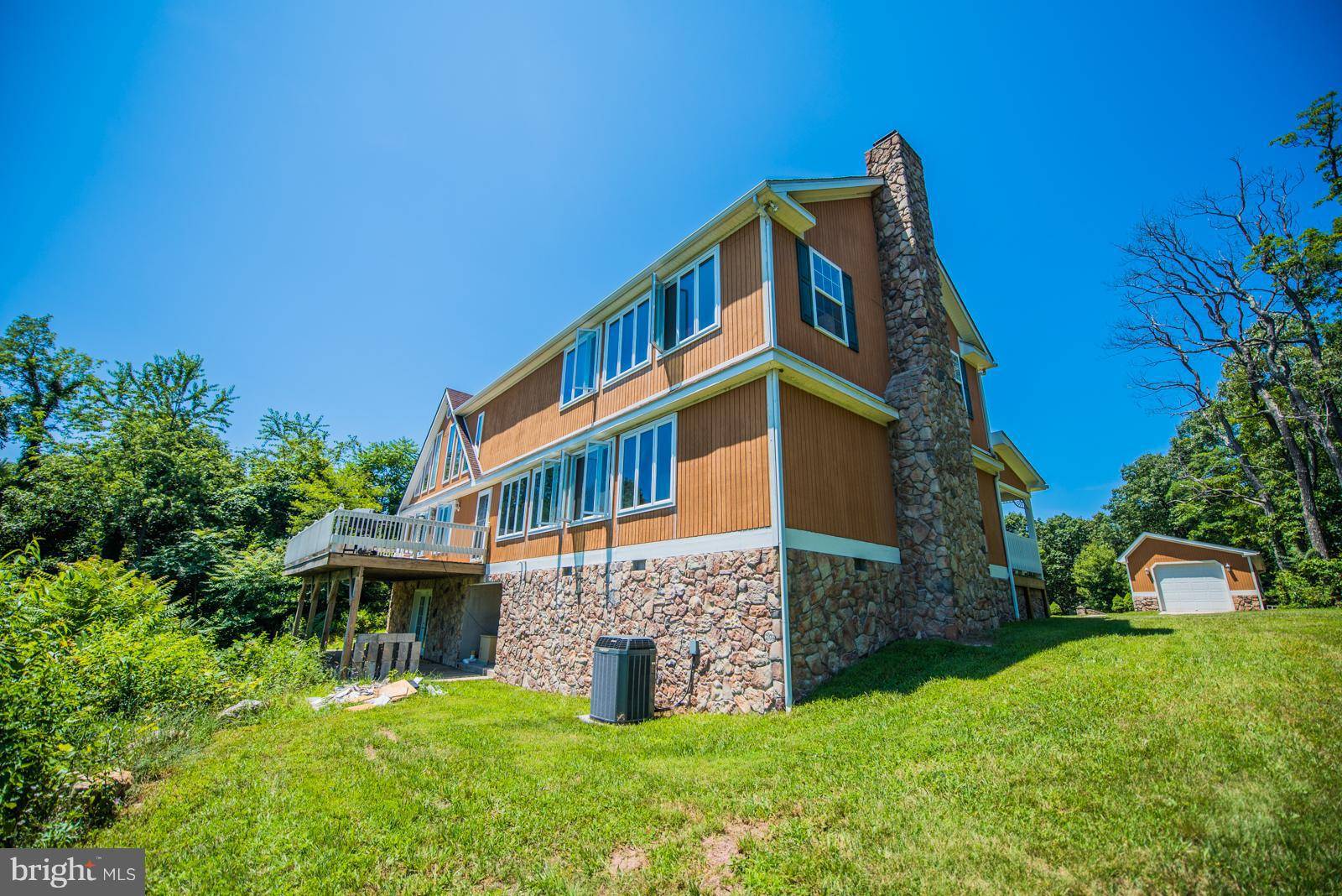 Great Cacapon, WV 25422,800 GAMBLE LN