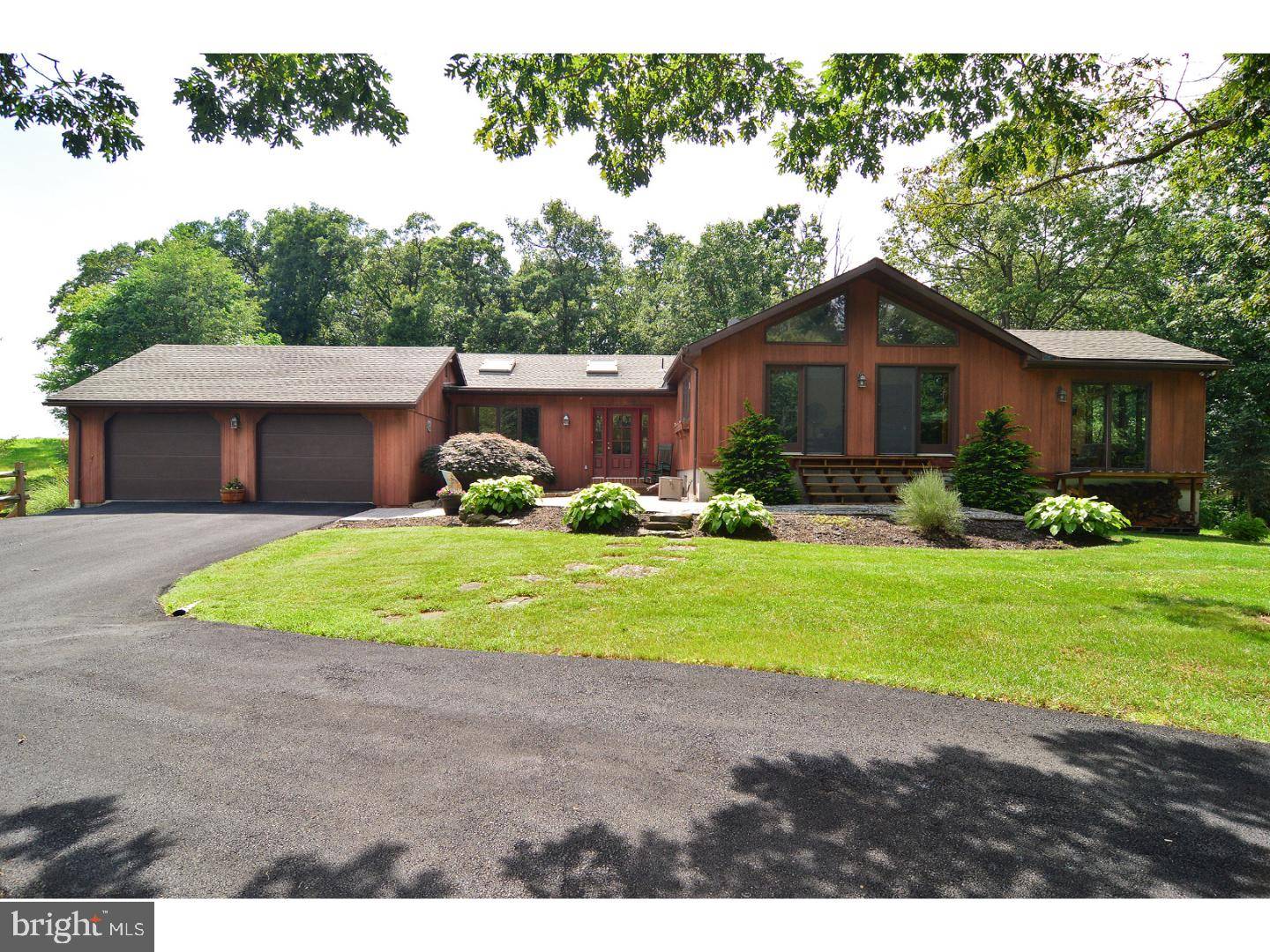 Robesonia, PA 19551,48 STRAWBERRY LN