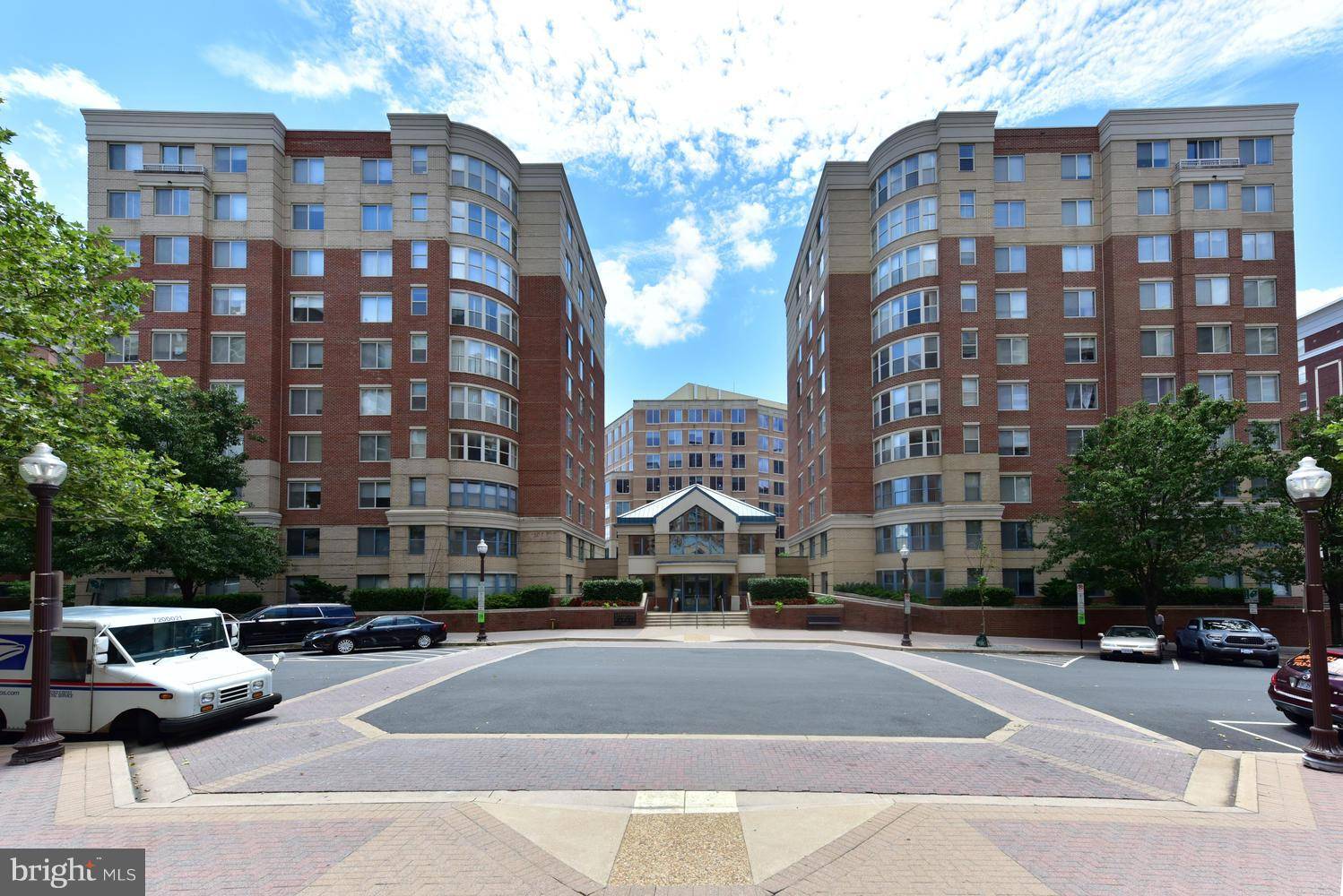 Arlington, VA 22203,3830 9TH ST N #203W