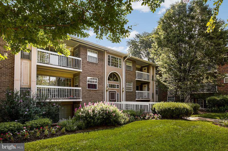 Mclean, VA 22102,1931 WILSON LN #301