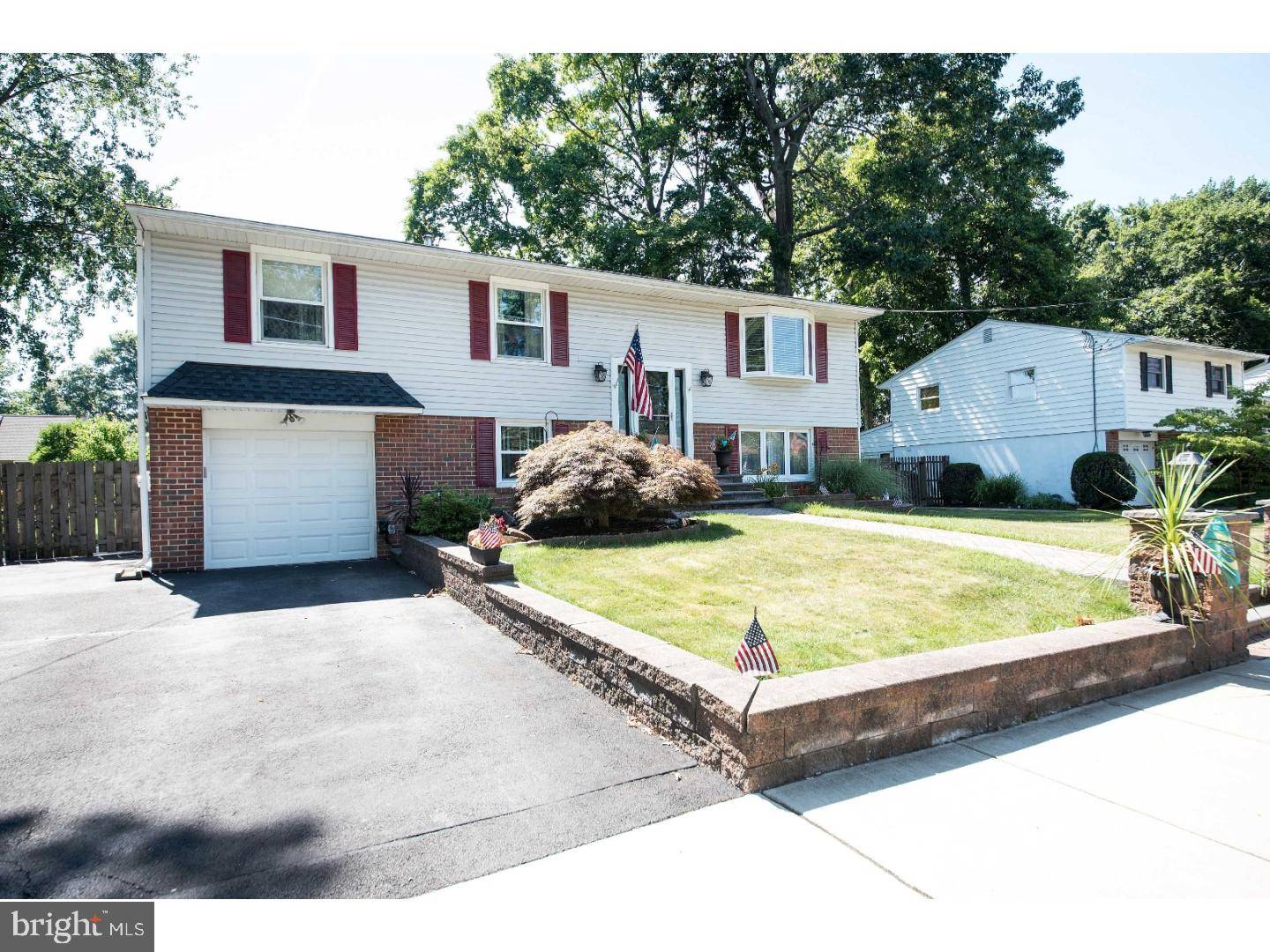 Morrisville, PA 19067,164 FLORAL DR