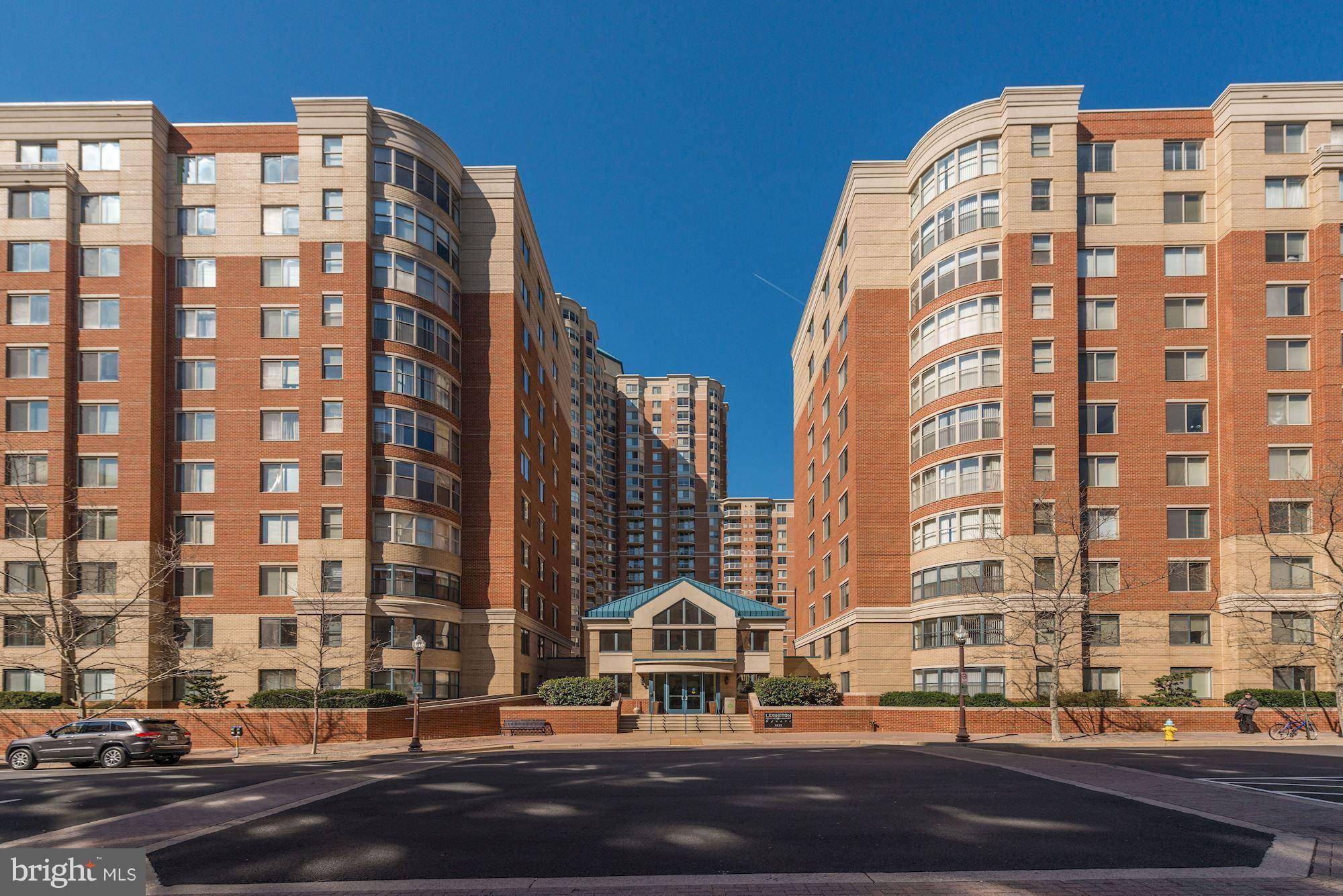 Arlington, VA 22203,3835 9TH ST N #PH1E