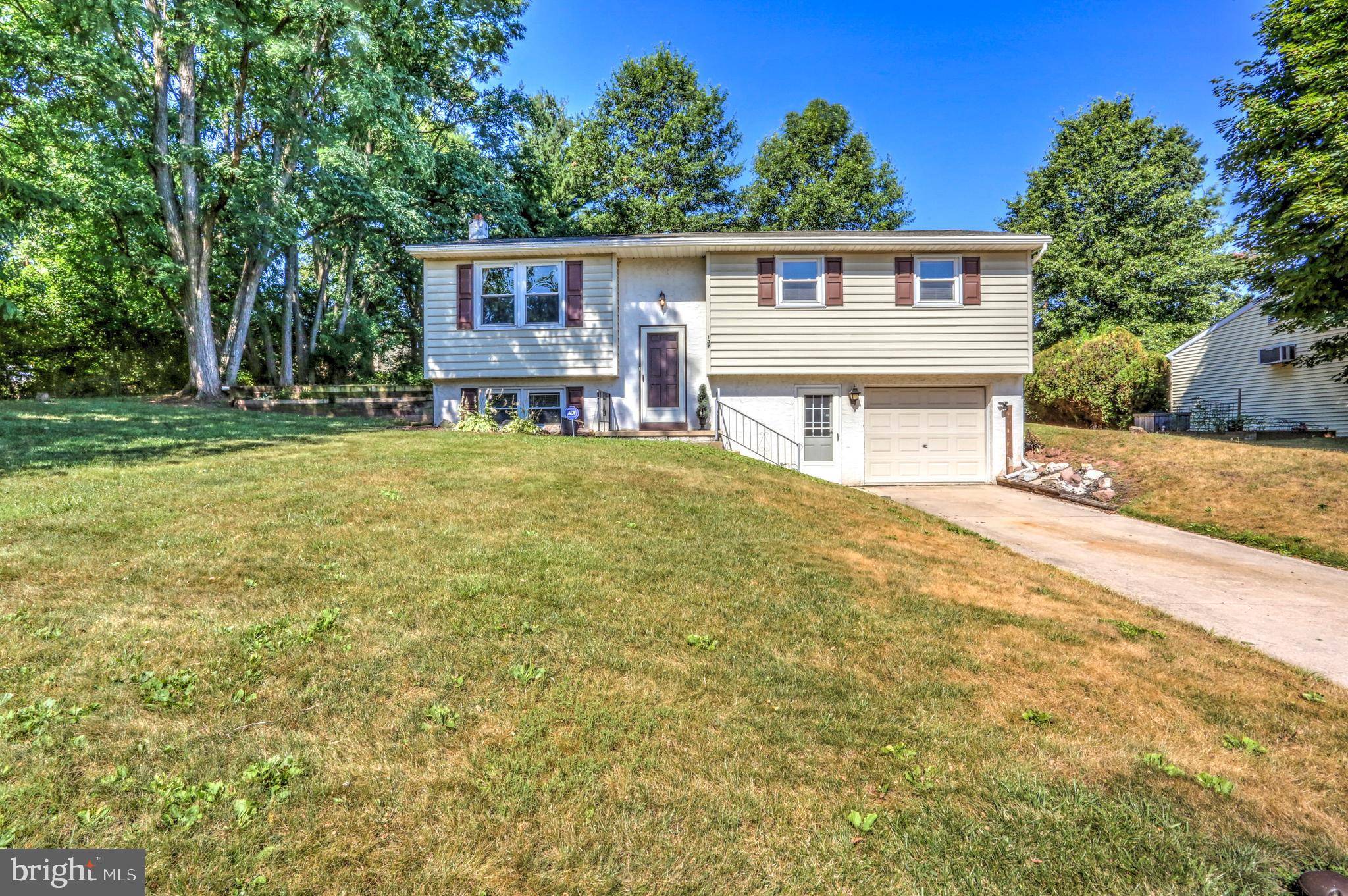 Terre Hill, PA 17581,107 DONNA DR