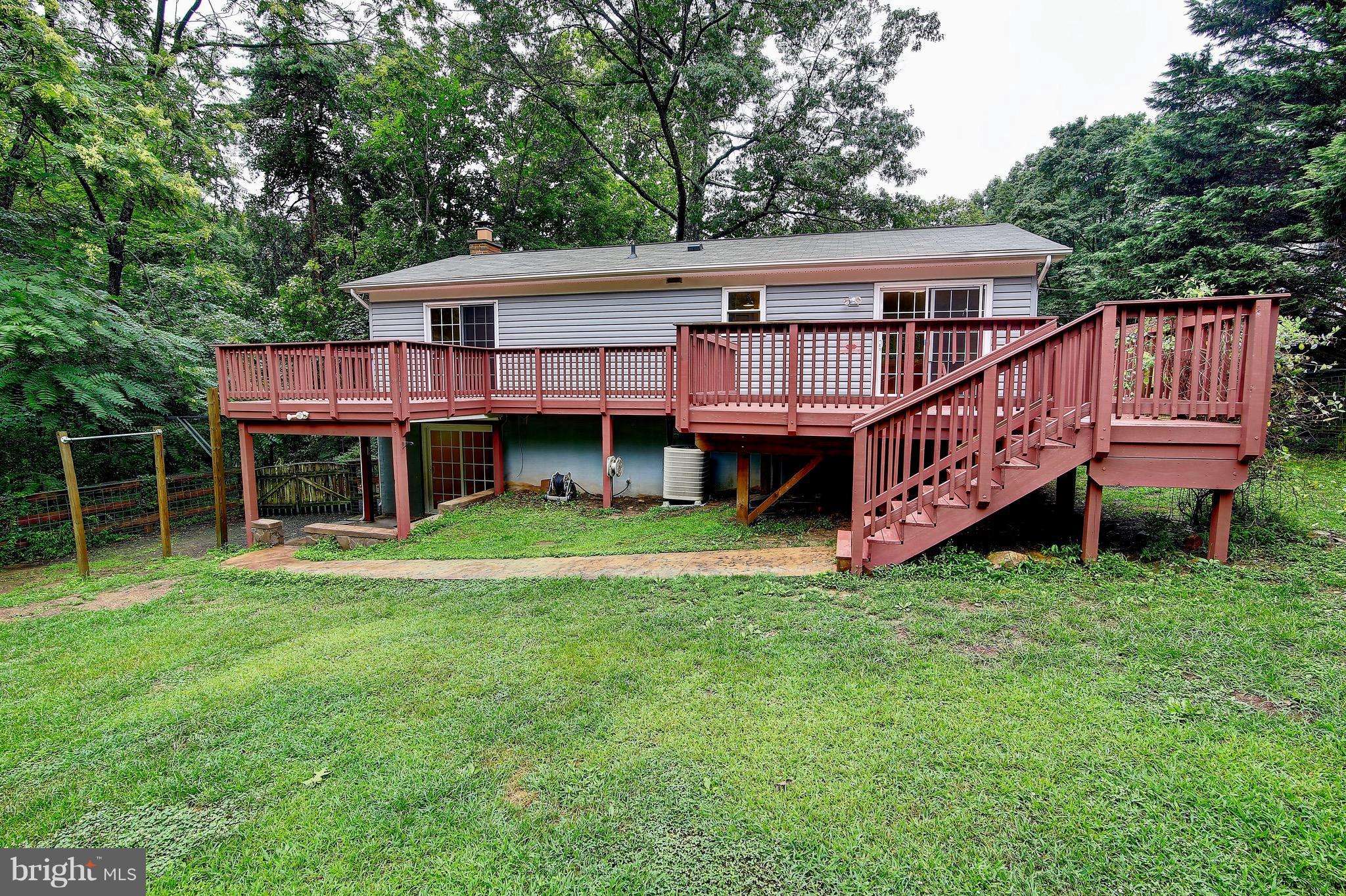 Haymarket, VA 20169,15754 OAK LN