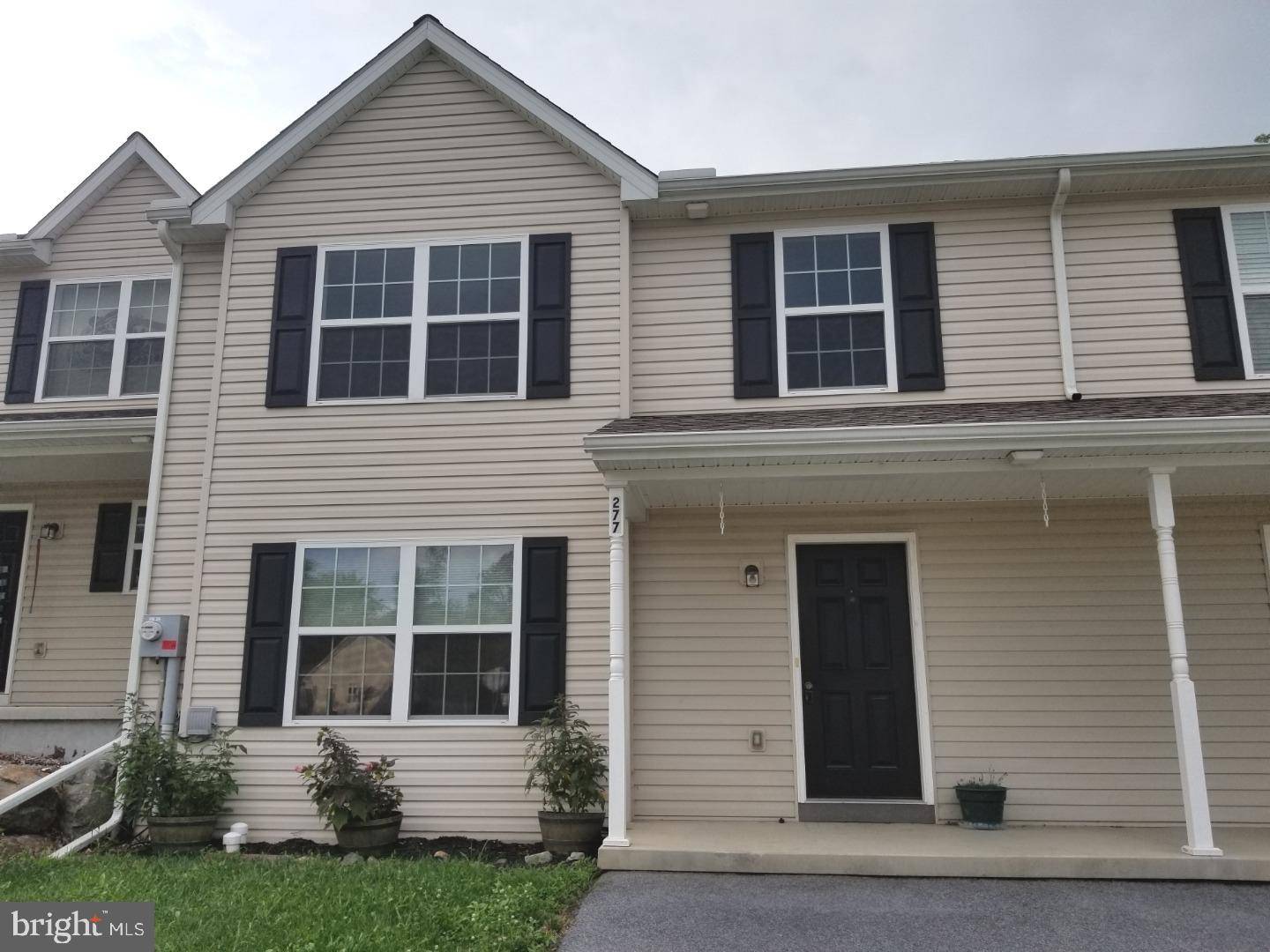 East Earl, PA 17519,277 WILDFLOWER RIDGE DR