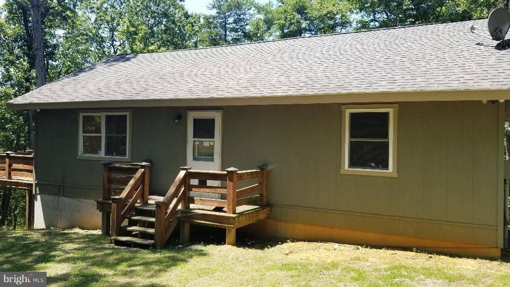 Great Cacapon, WV 25422,1528-NOW 1676 BEARS LOPE LN