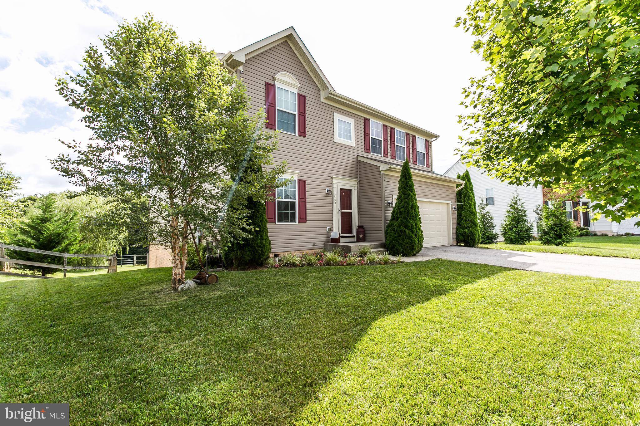 Spring Grove, PA 17362,3539 HARDWOOD TER