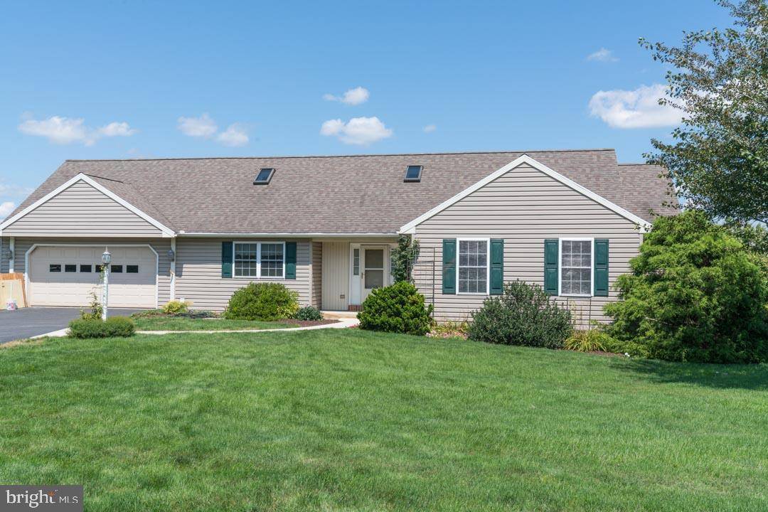 East Earl, PA 17519,302 FARMVIEW DR