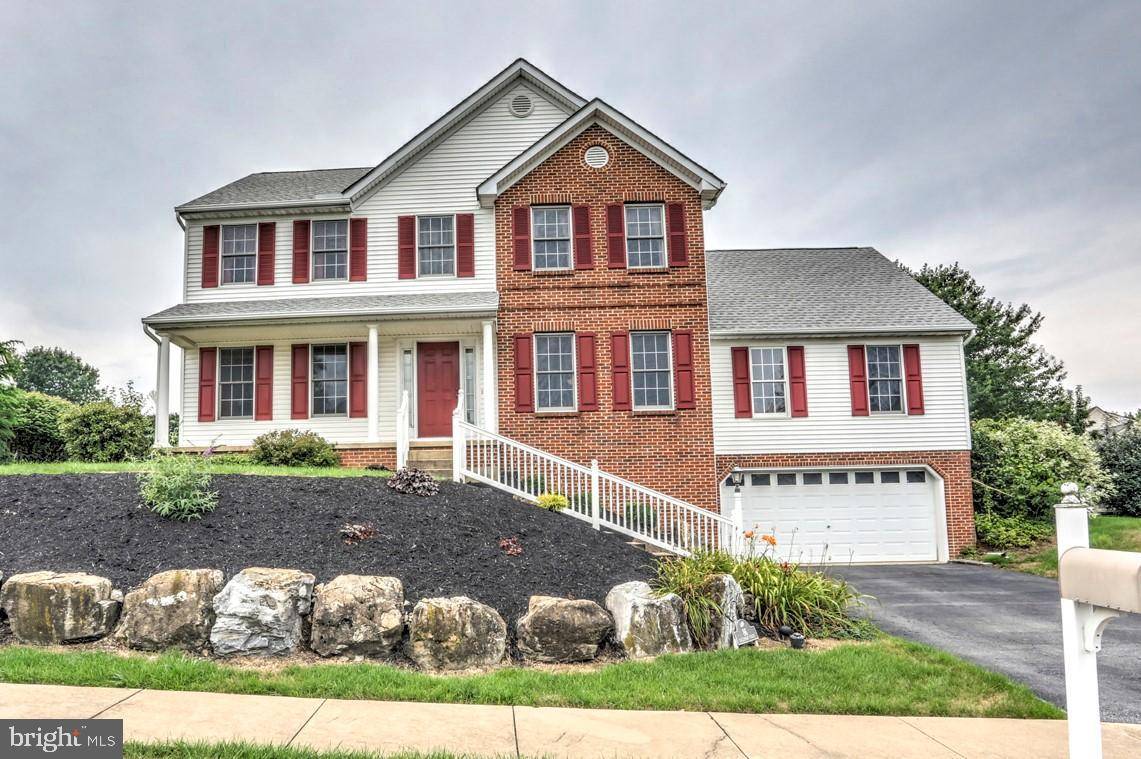 Lititz, PA 17543,86 CRESTMONT CT